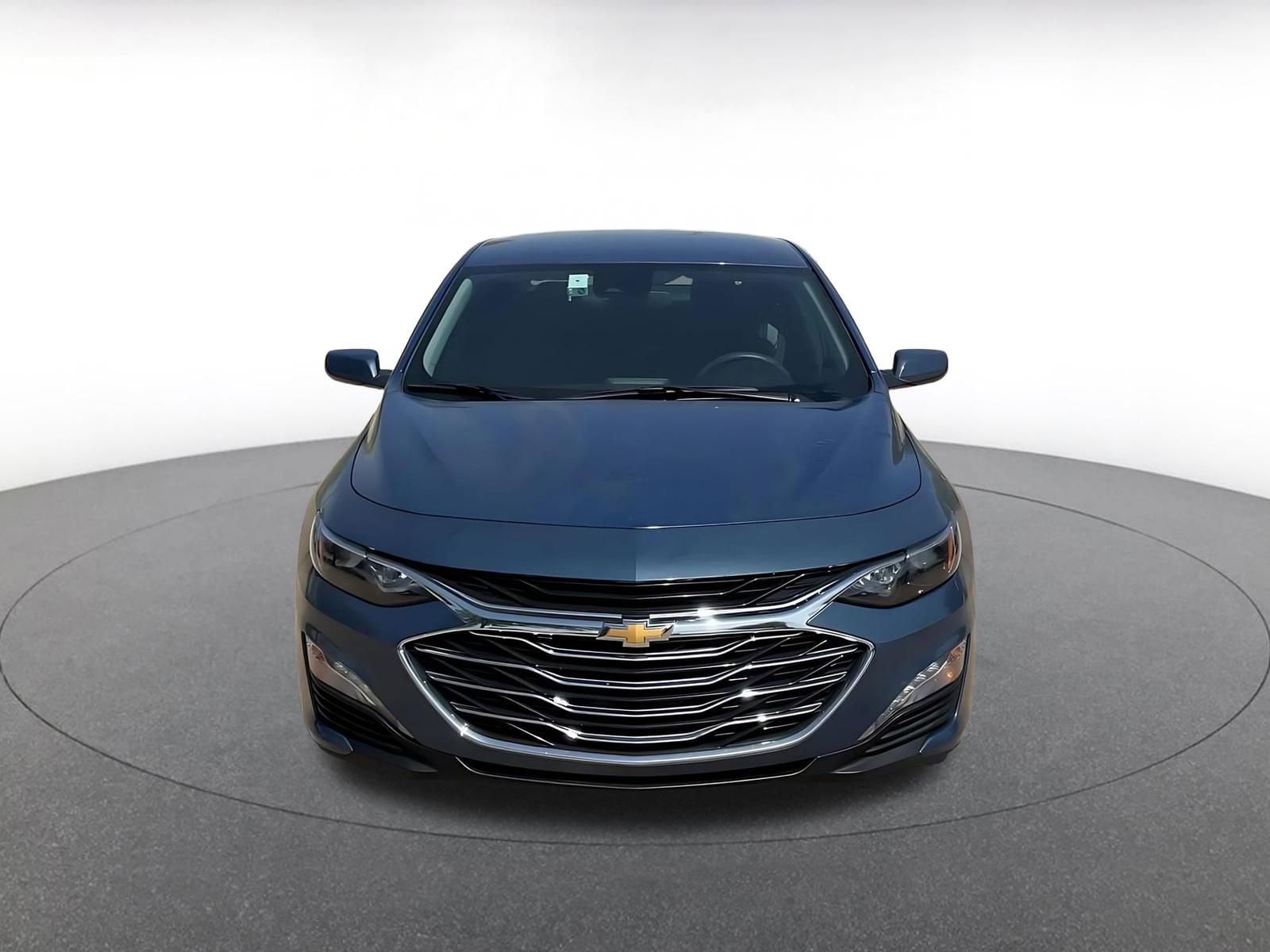Thumbnail: 2024 Chevrolet Malibu - 3