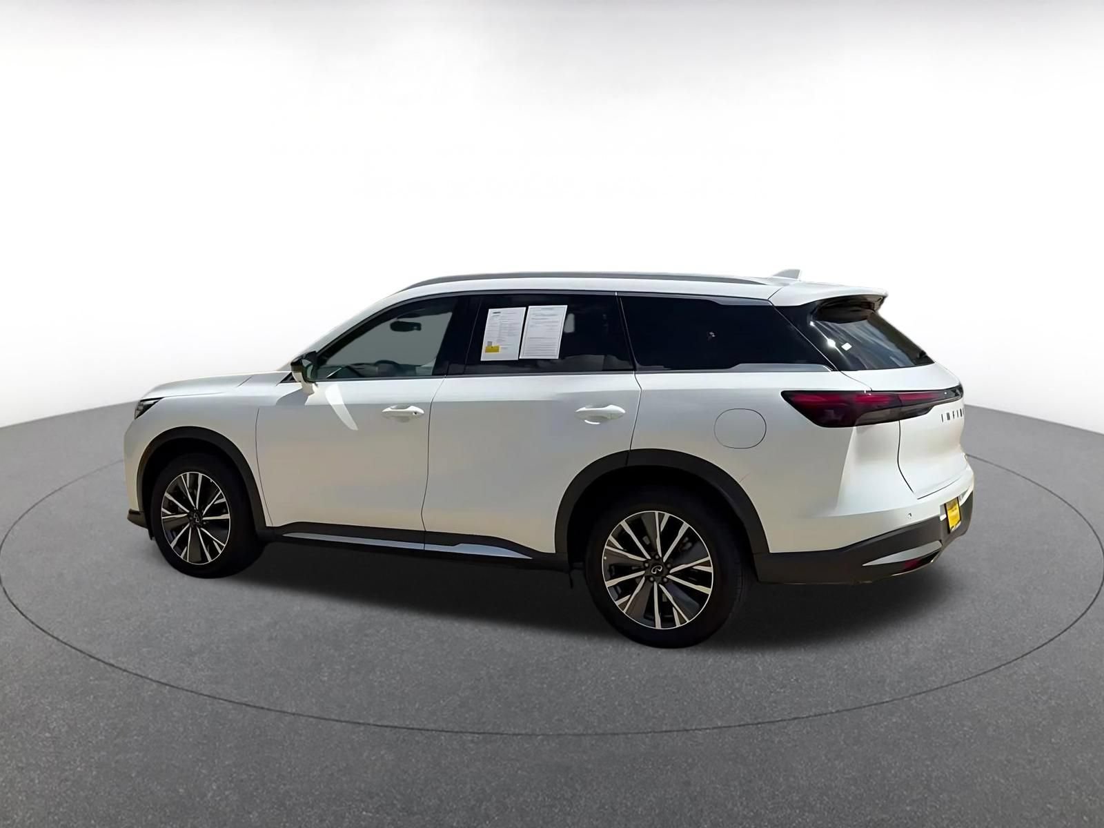 Thumbnail: 2026 INFINITI QX60 - 9