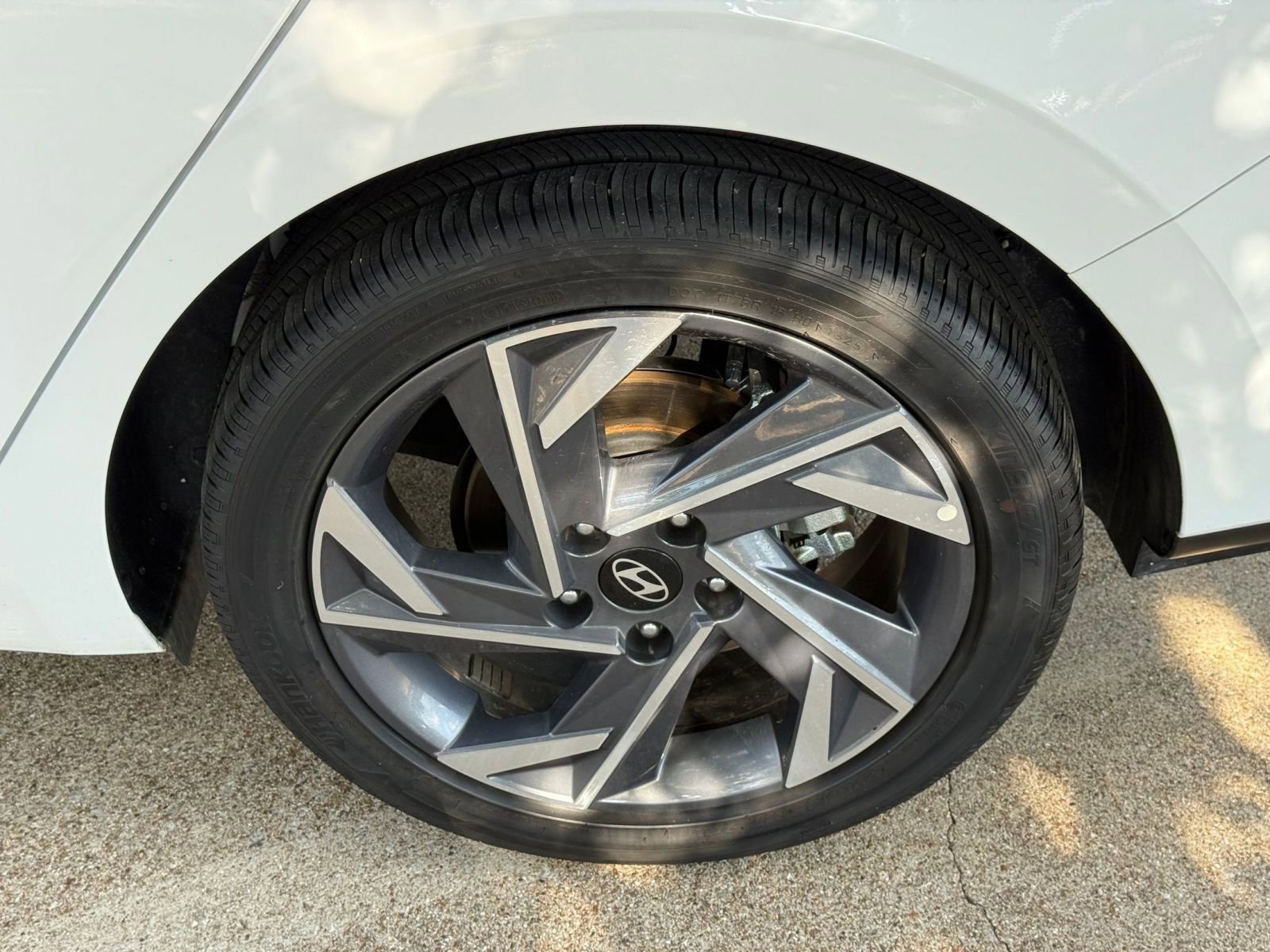 Thumbnail: 2025 Hyundai Elantra - 32