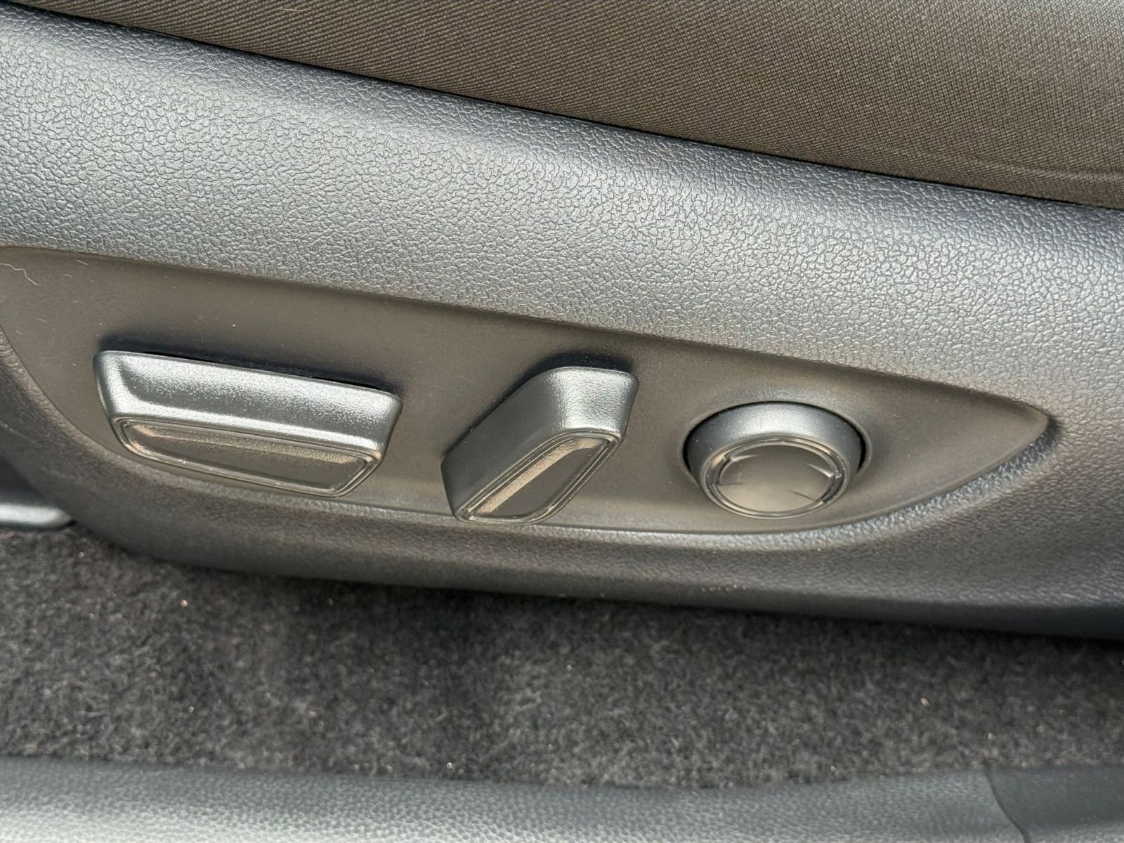 Thumbnail: 2025 Toyota RAV4 - 24