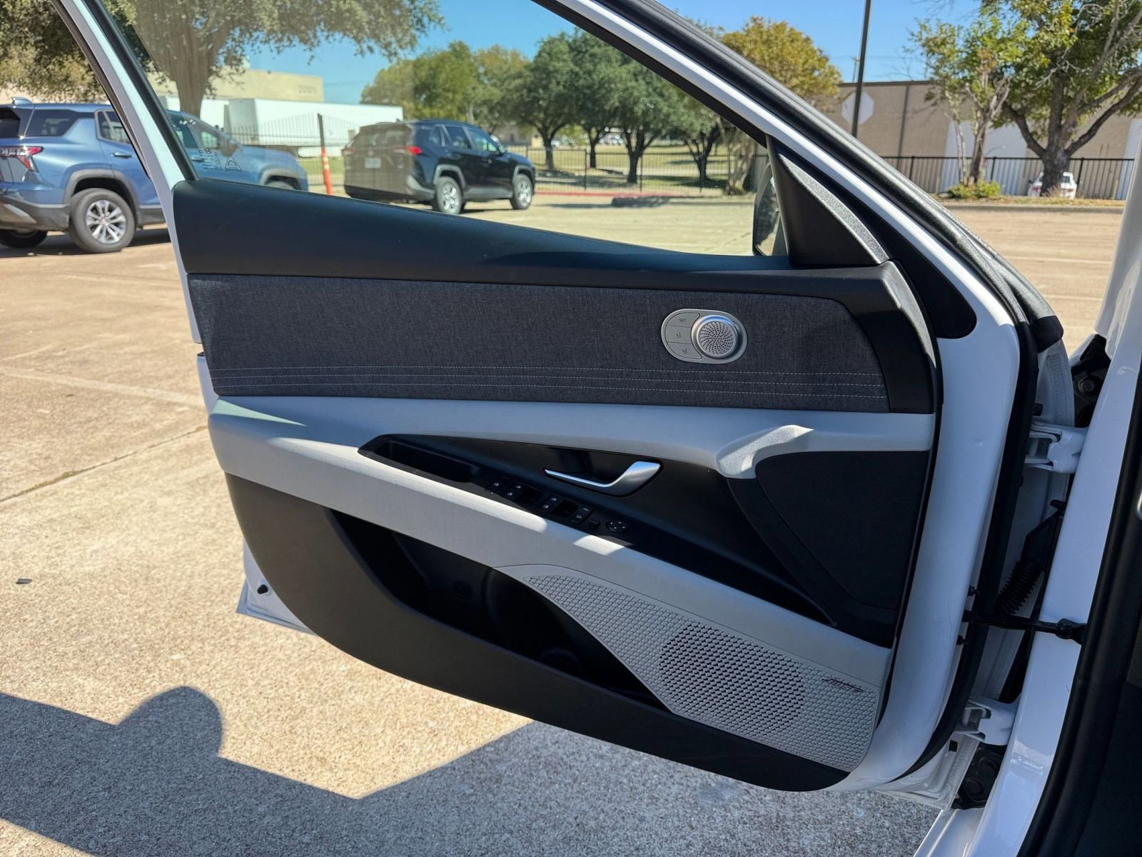 Thumbnail: 2025 Hyundai Elantra - 20