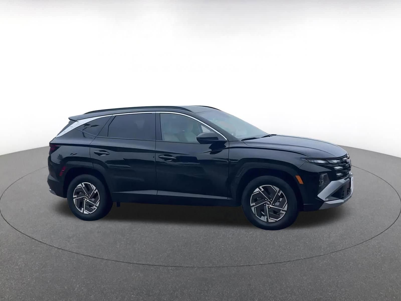 Thumbnail: 2025 Hyundai Tucson - 2
