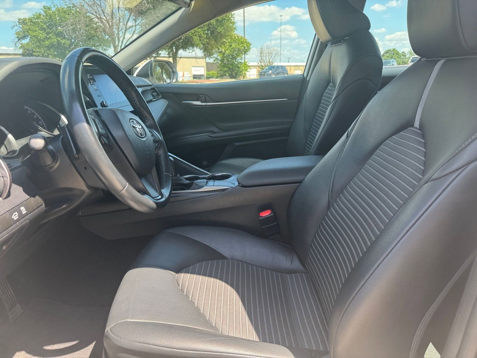 2022 Toyota Camry SE 27