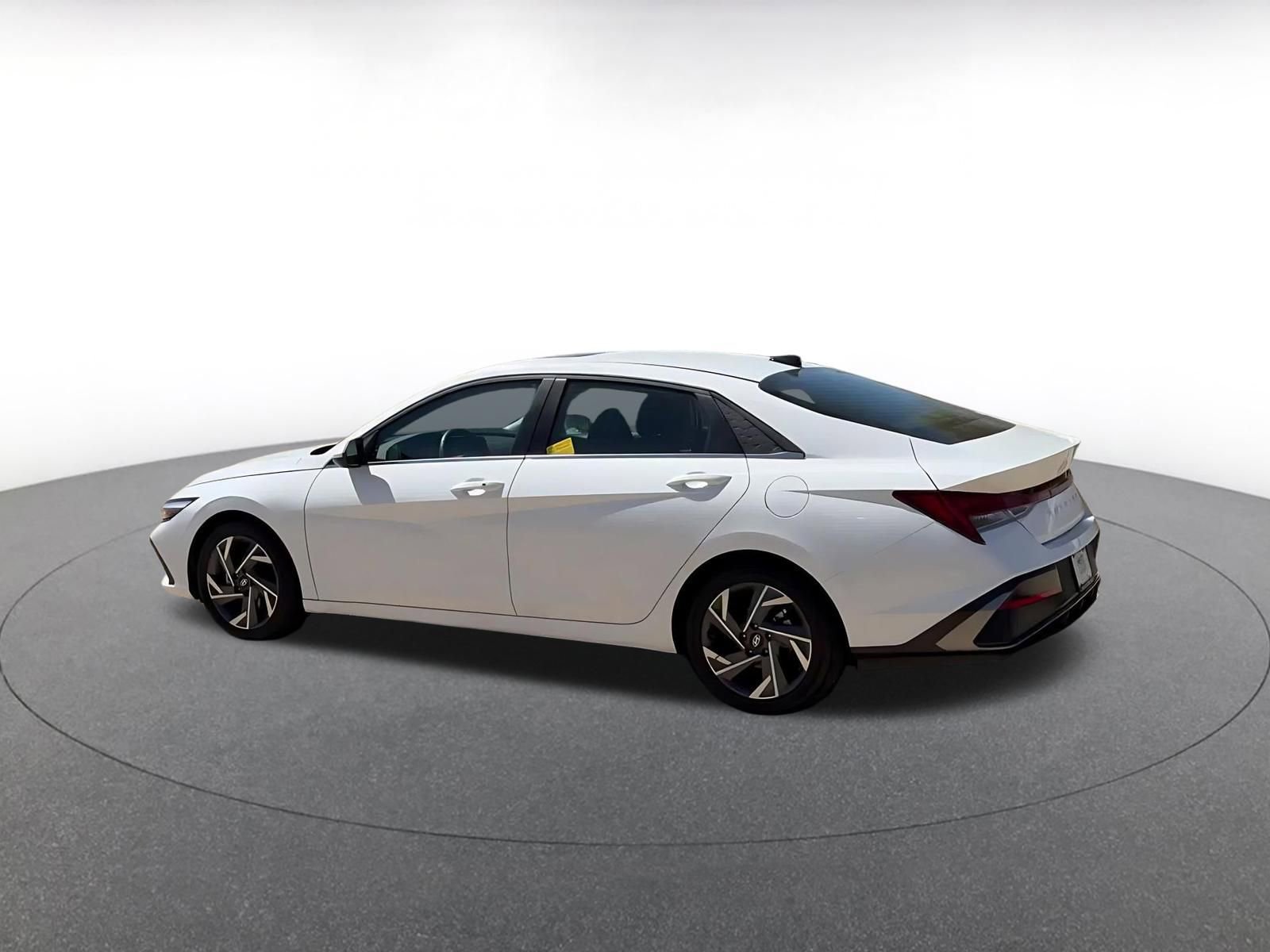 Thumbnail: 2025 Hyundai Elantra - 10