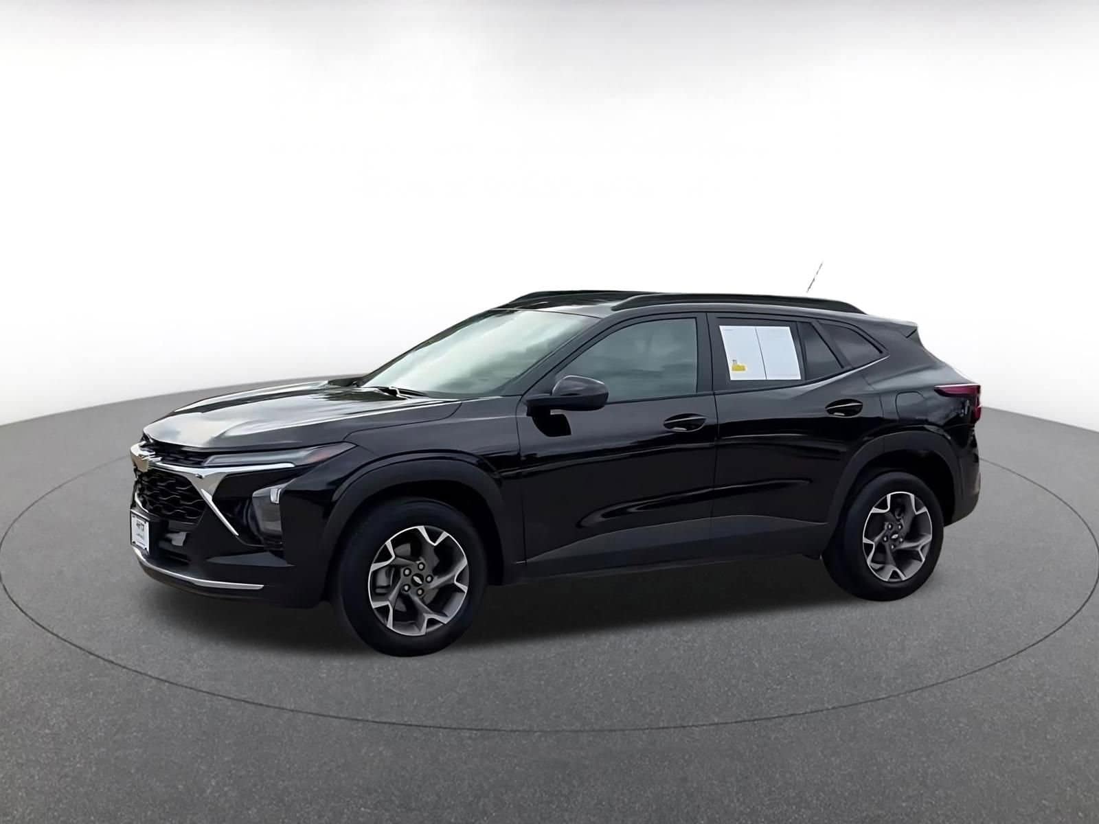 Thumbnail: 2025 Chevrolet Trax - 8