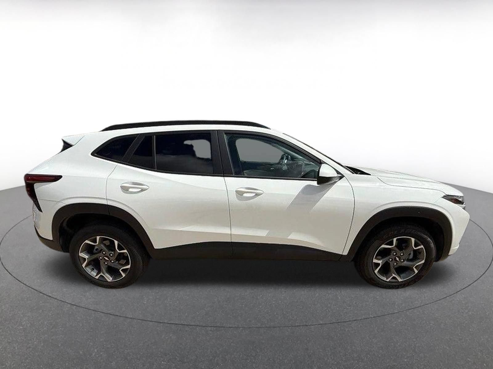 Thumbnail: 2025 Chevrolet Trax - 5
