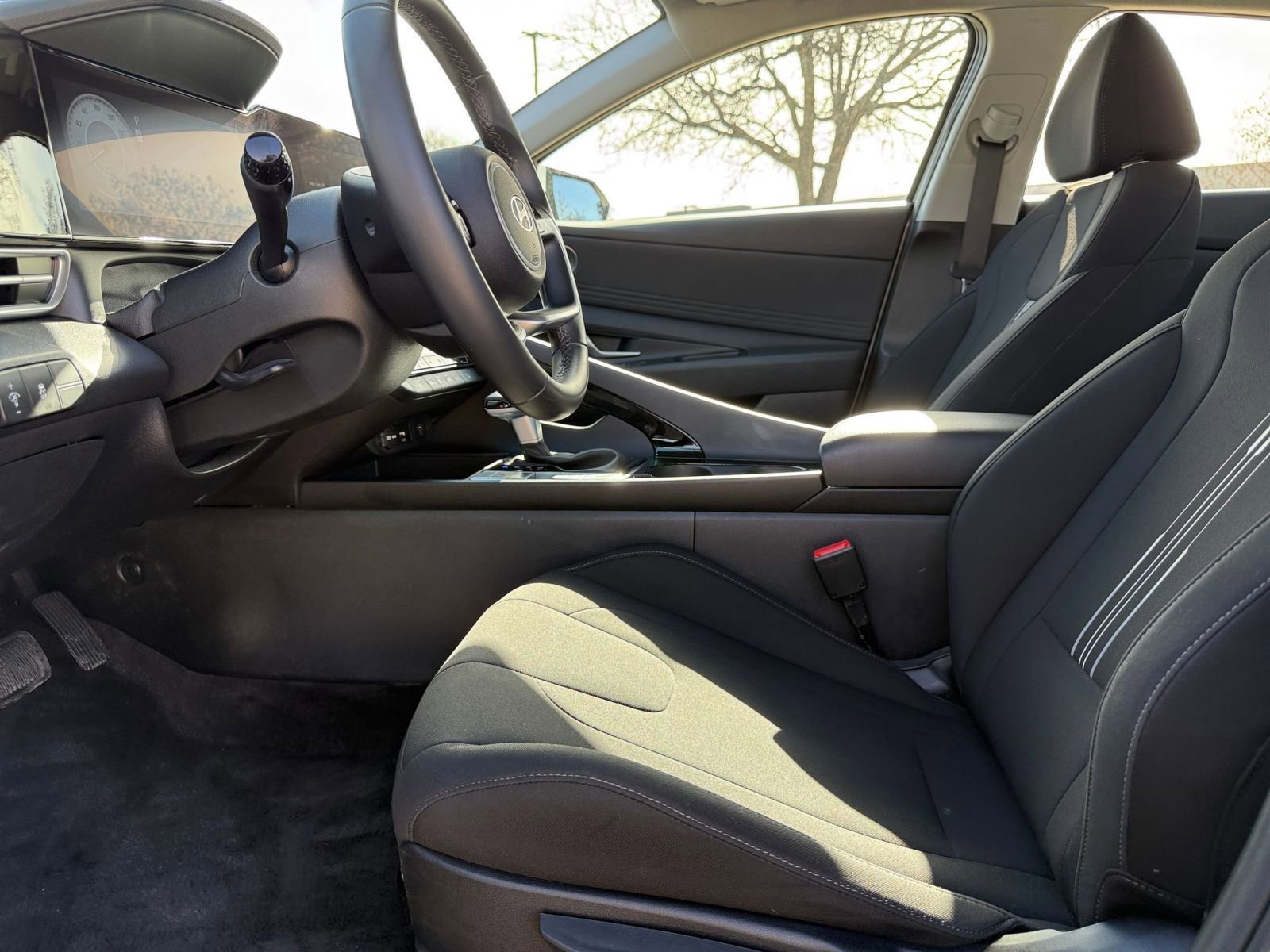 Thumbnail: 2025 Hyundai Elantra - 28