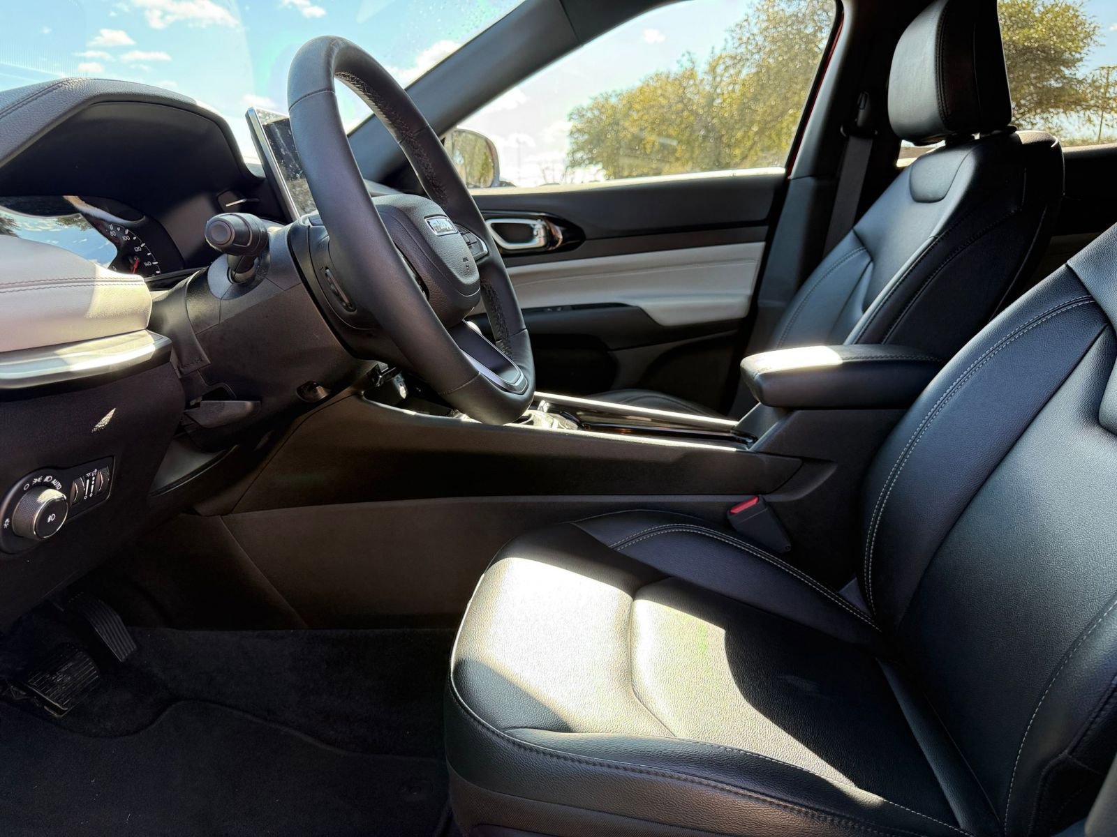 Thumbnail: 2025 Jeep Compass - 27