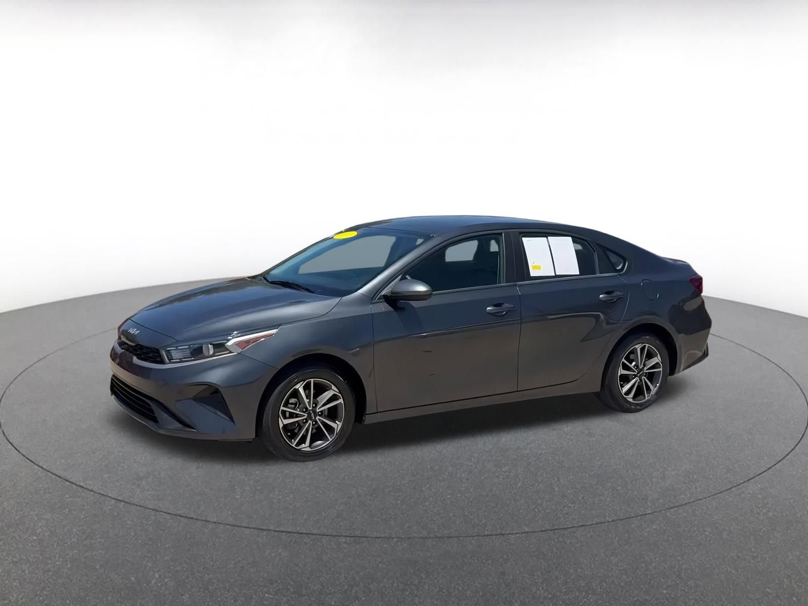 Thumbnail: 2024 Kia Forte - 8