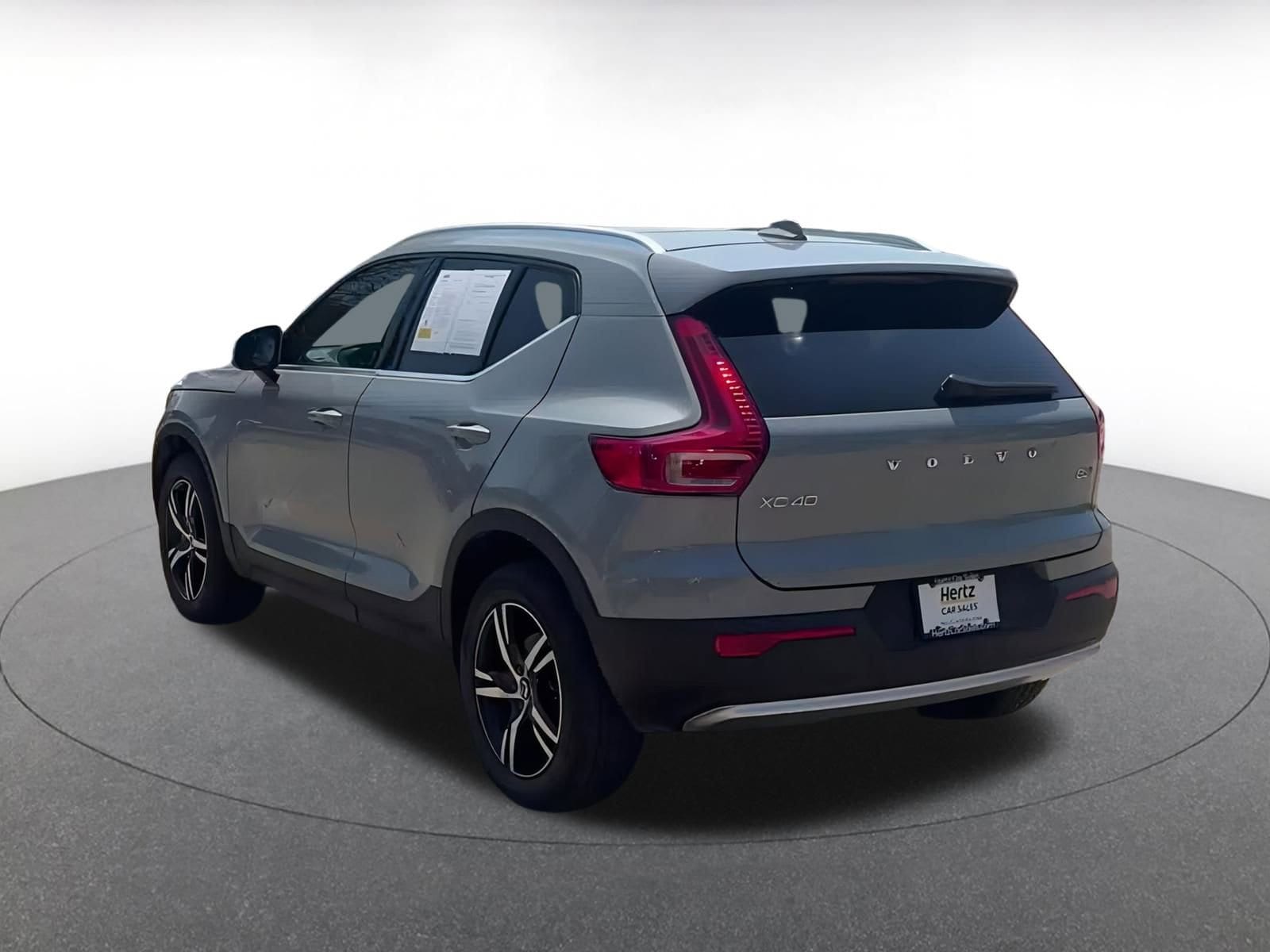 Thumbnail: 2024 Volvo XC40 - 11