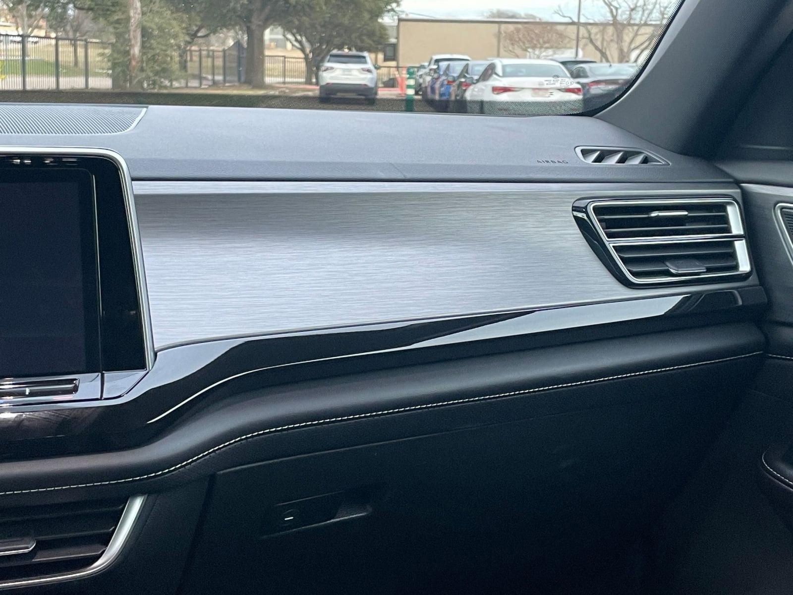 Thumbnail: 2025 Volkswagen Atlas - 35