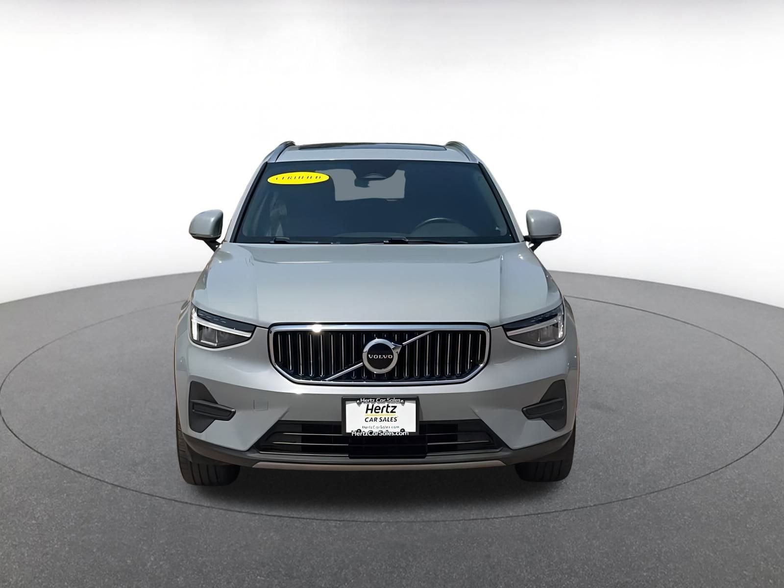 Thumbnail: 2024 Volvo XC40 - 4