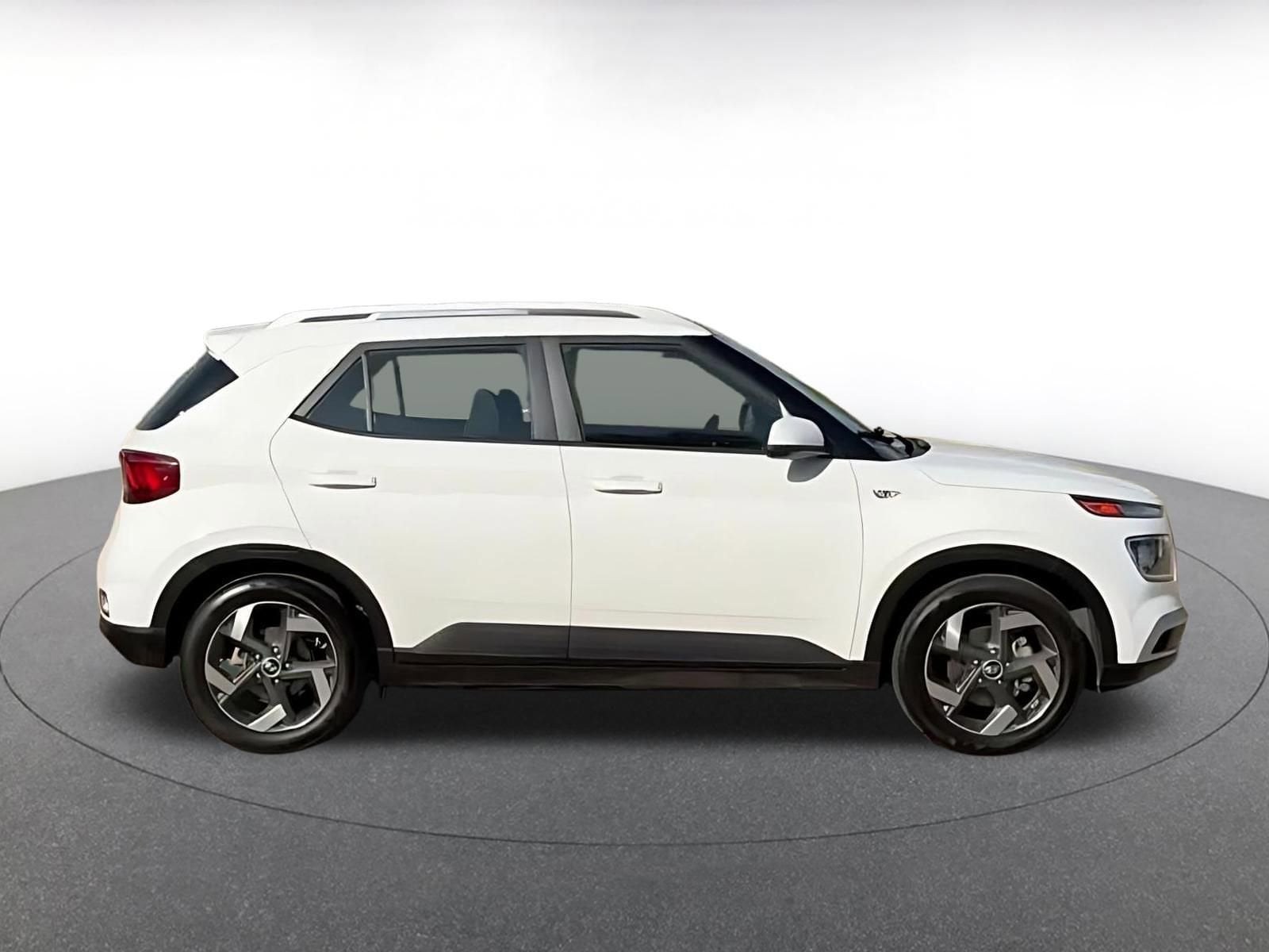 Thumbnail: 2023 Hyundai Venue - 16