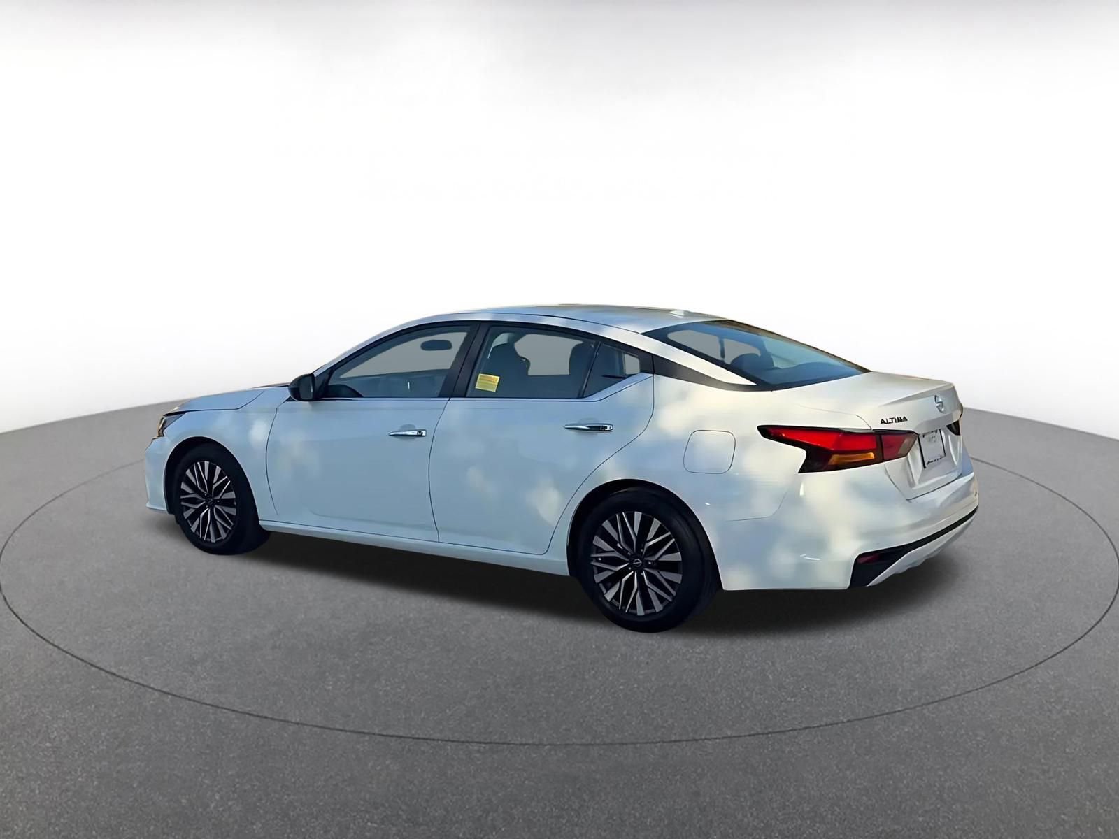 Thumbnail: 2025 Nissan Altima - 10