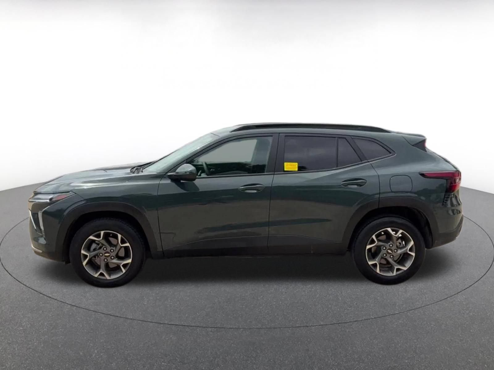 Thumbnail: 2025 Chevrolet Trax - 9