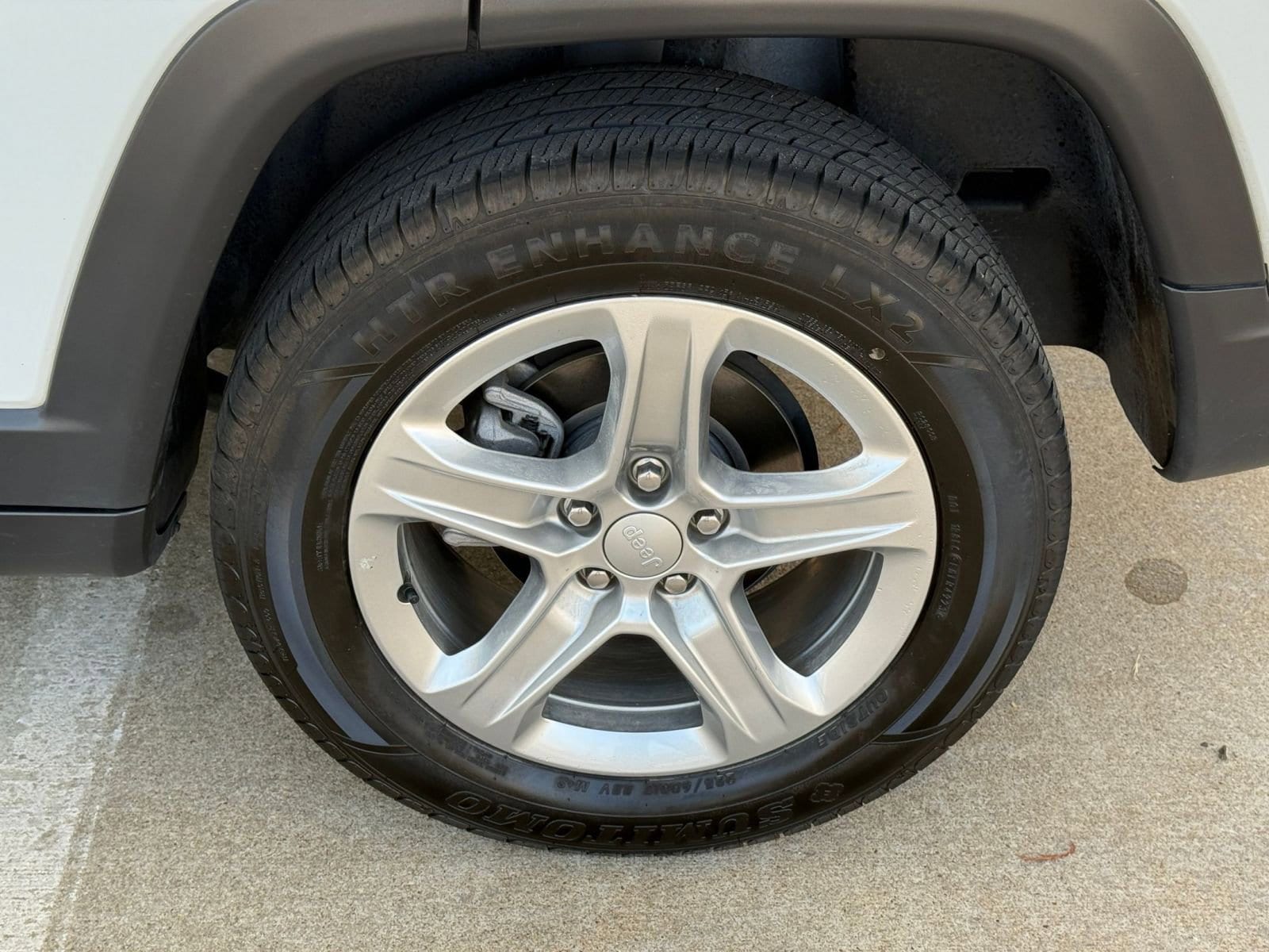 Thumbnail: 2023 Jeep Compass - 30