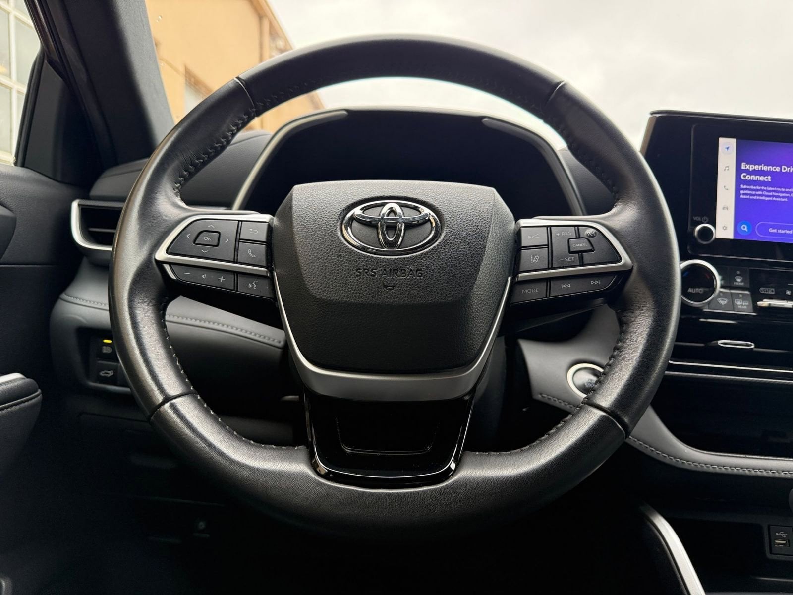 Thumbnail: 2024 Toyota Highlander - 29
