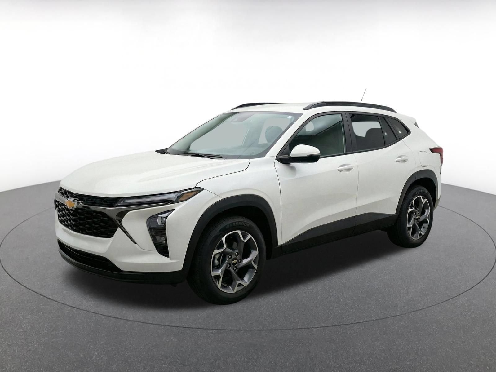 Thumbnail: 2025 Chevrolet Trax - 3