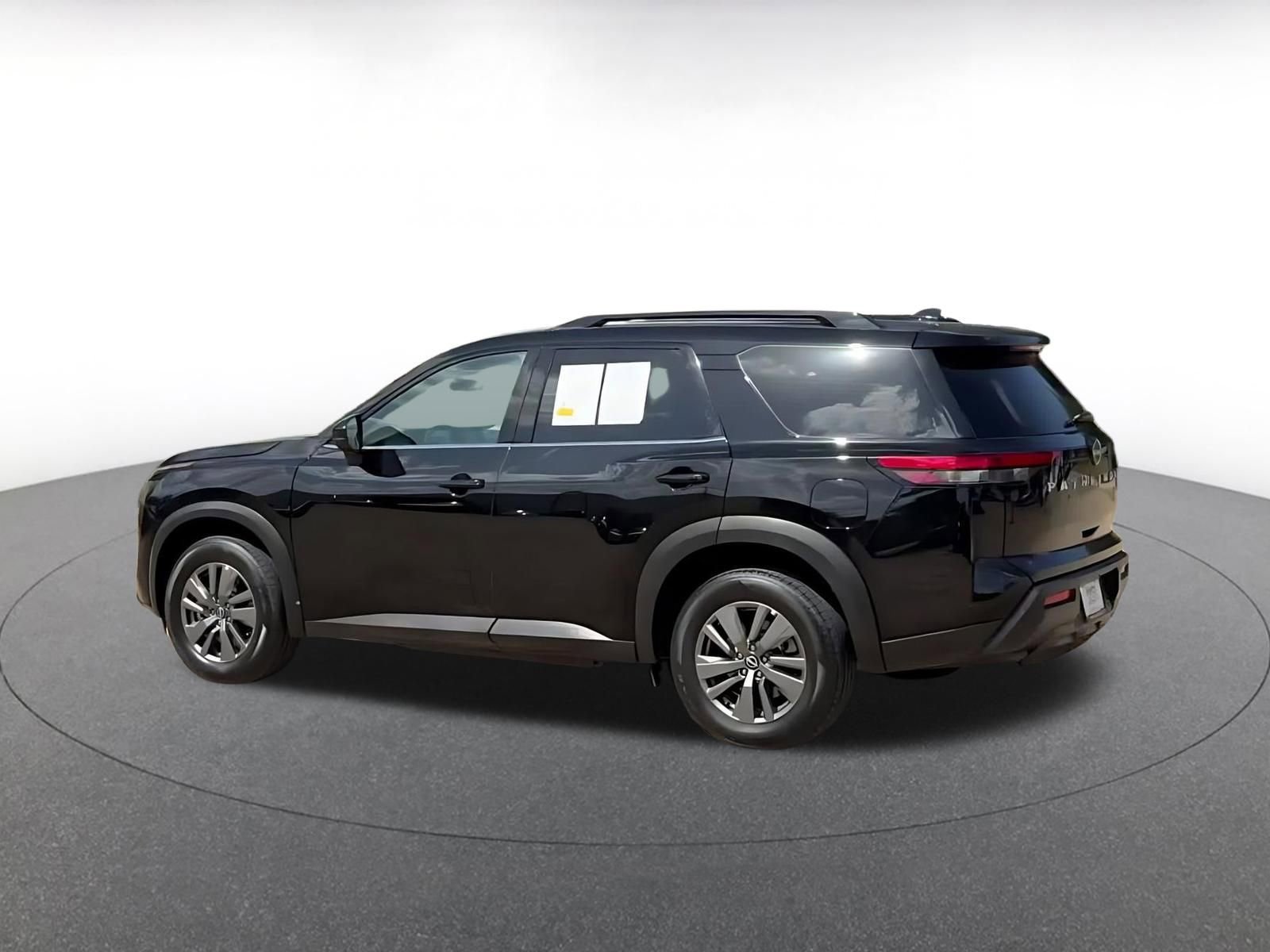 Thumbnail: 2025 Nissan Pathfinder - 10