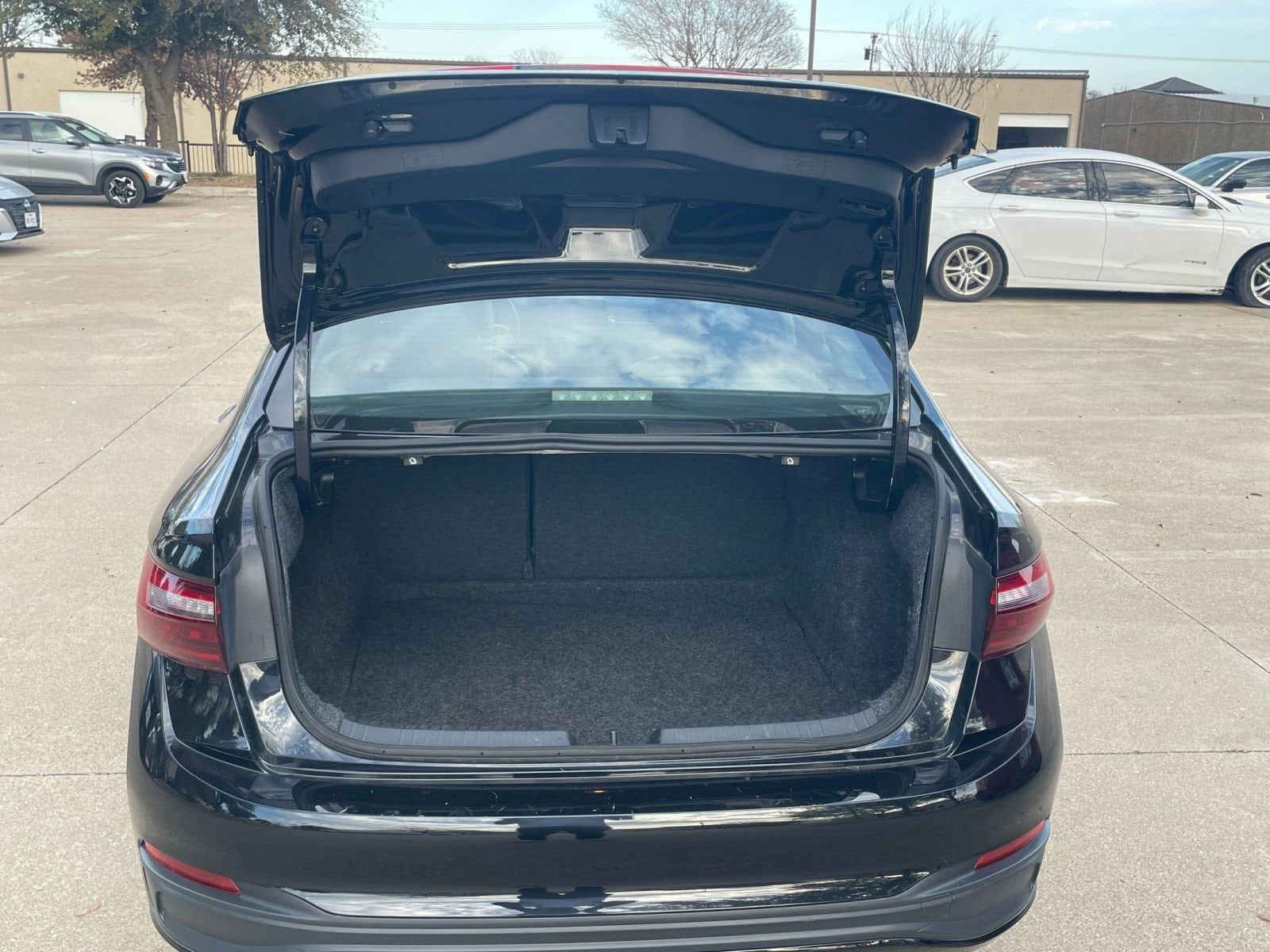 Thumbnail: 2025 Volkswagen Jetta - 34