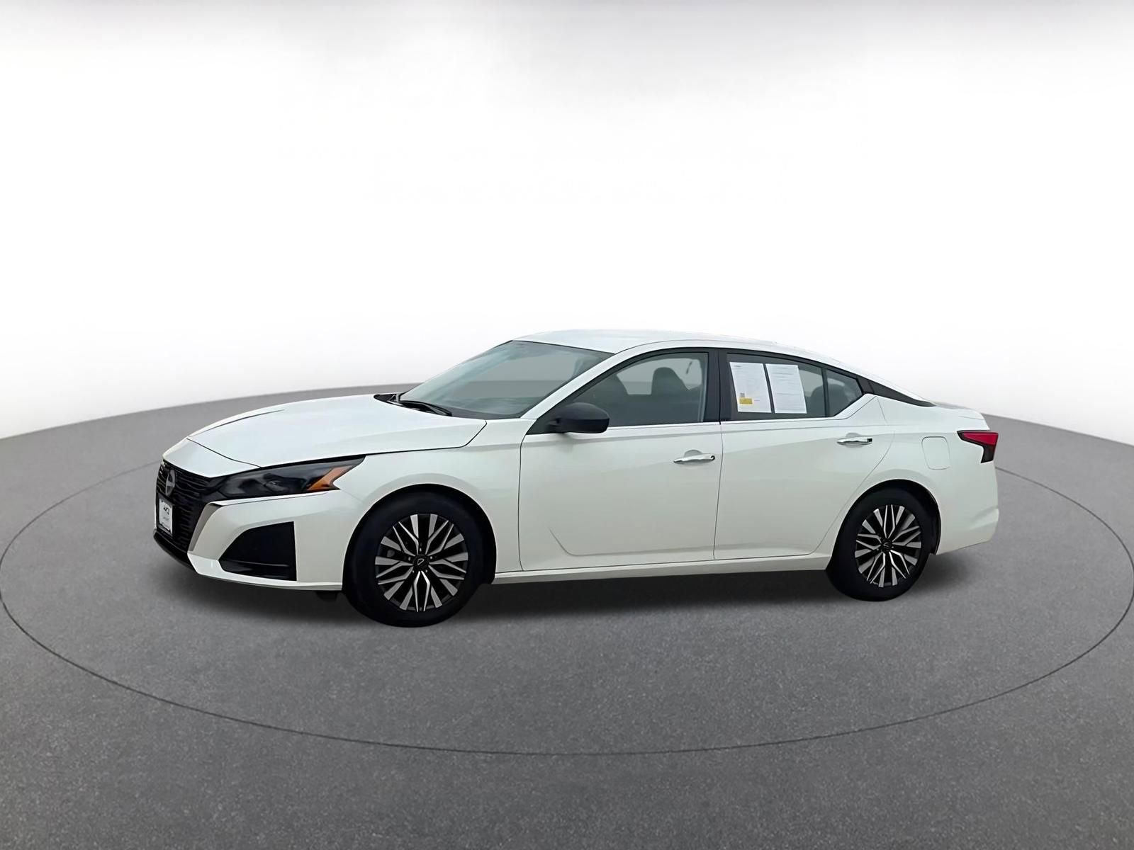 Thumbnail: 2025 Nissan Altima - 9