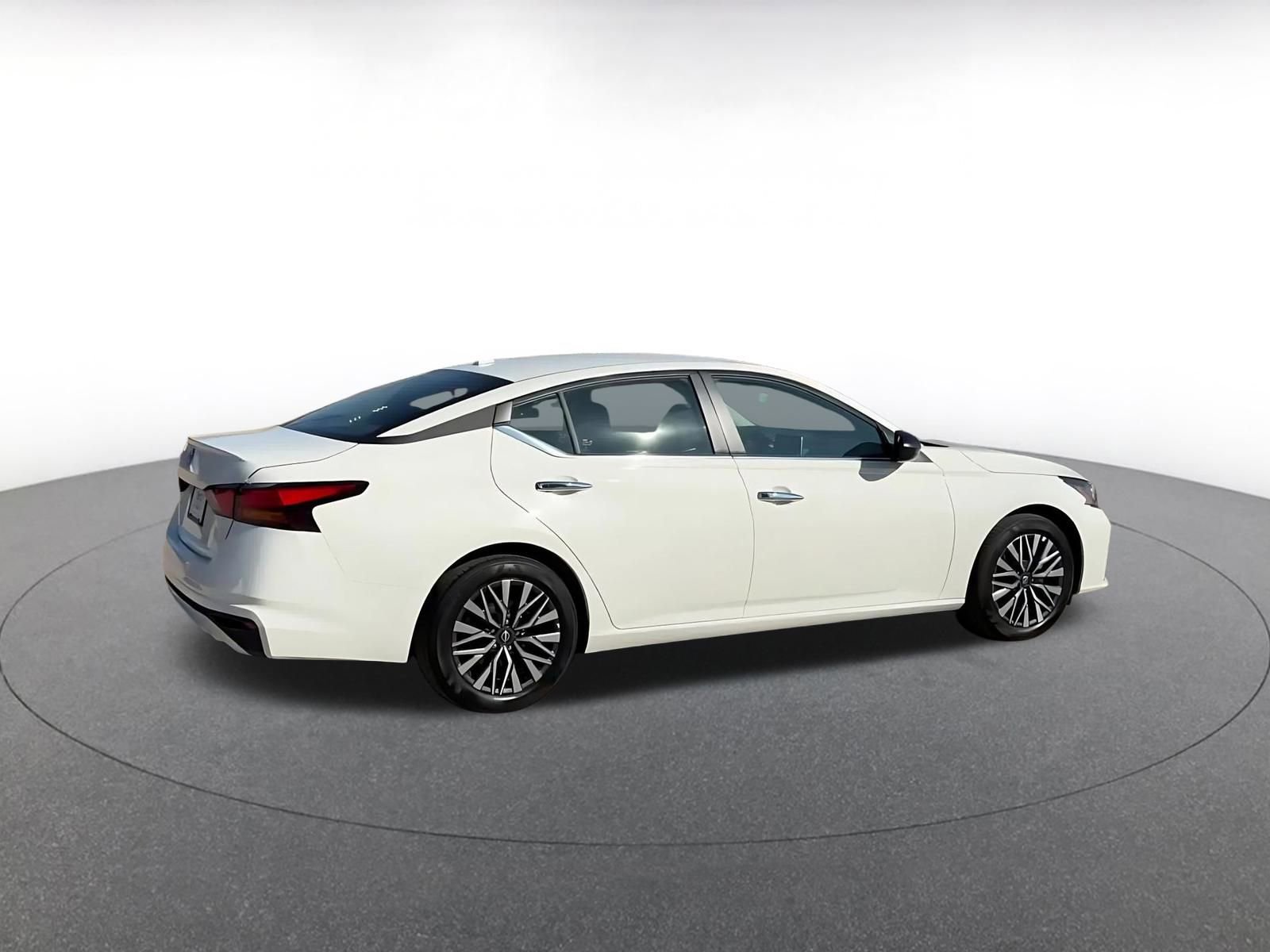 Thumbnail: 2025 Nissan Altima - 15