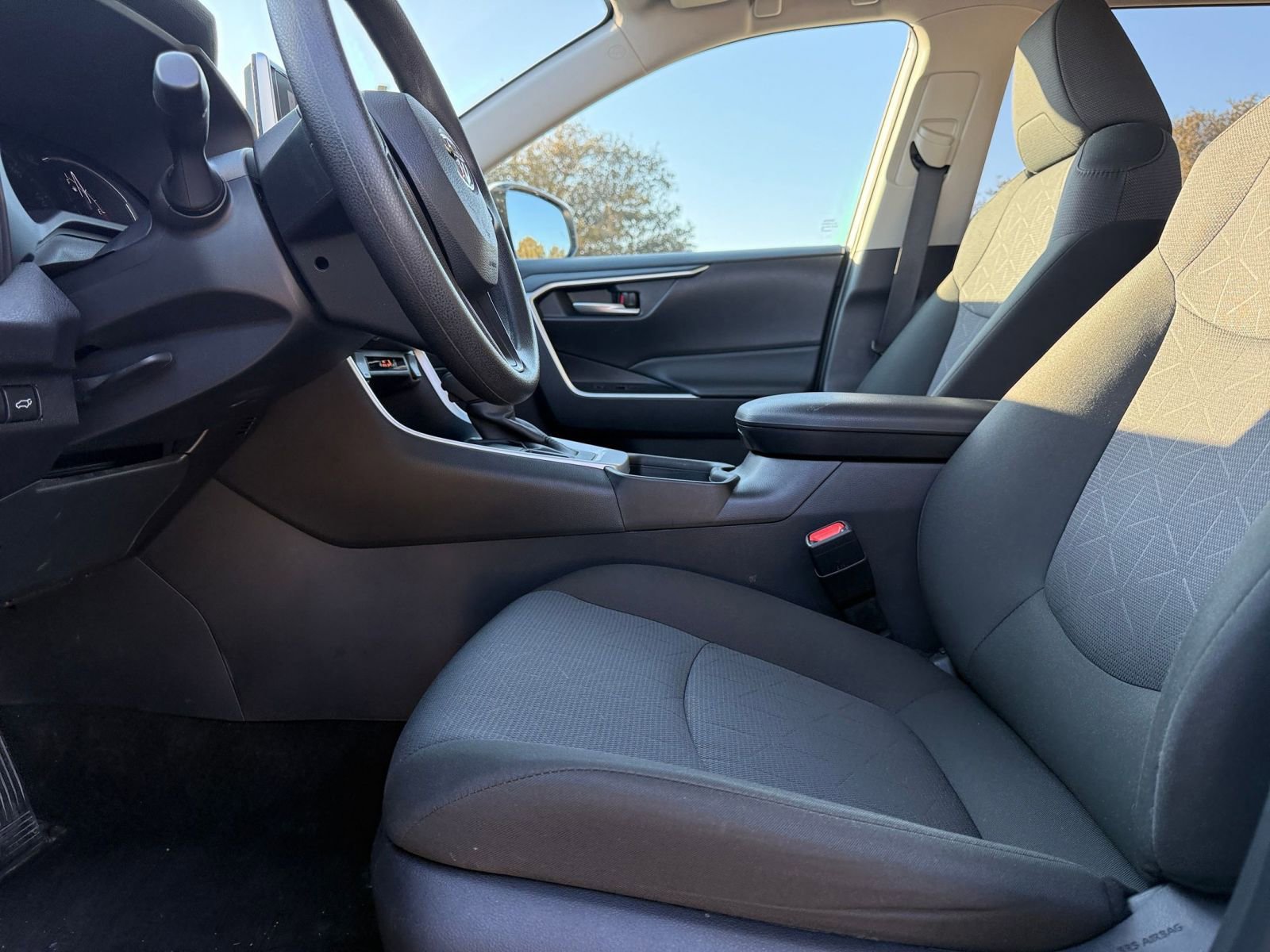 Thumbnail: 2025 Toyota RAV4 - 28