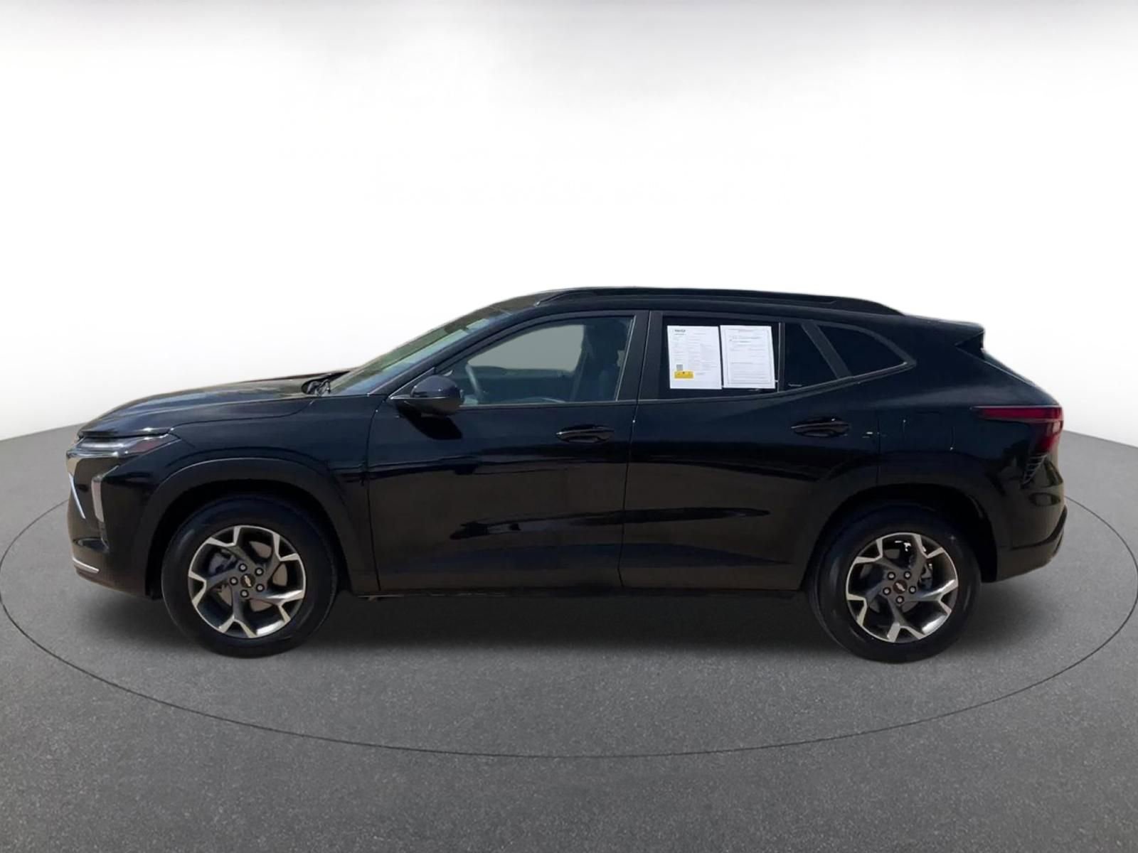 Thumbnail: 2025 Chevrolet Trax - 9