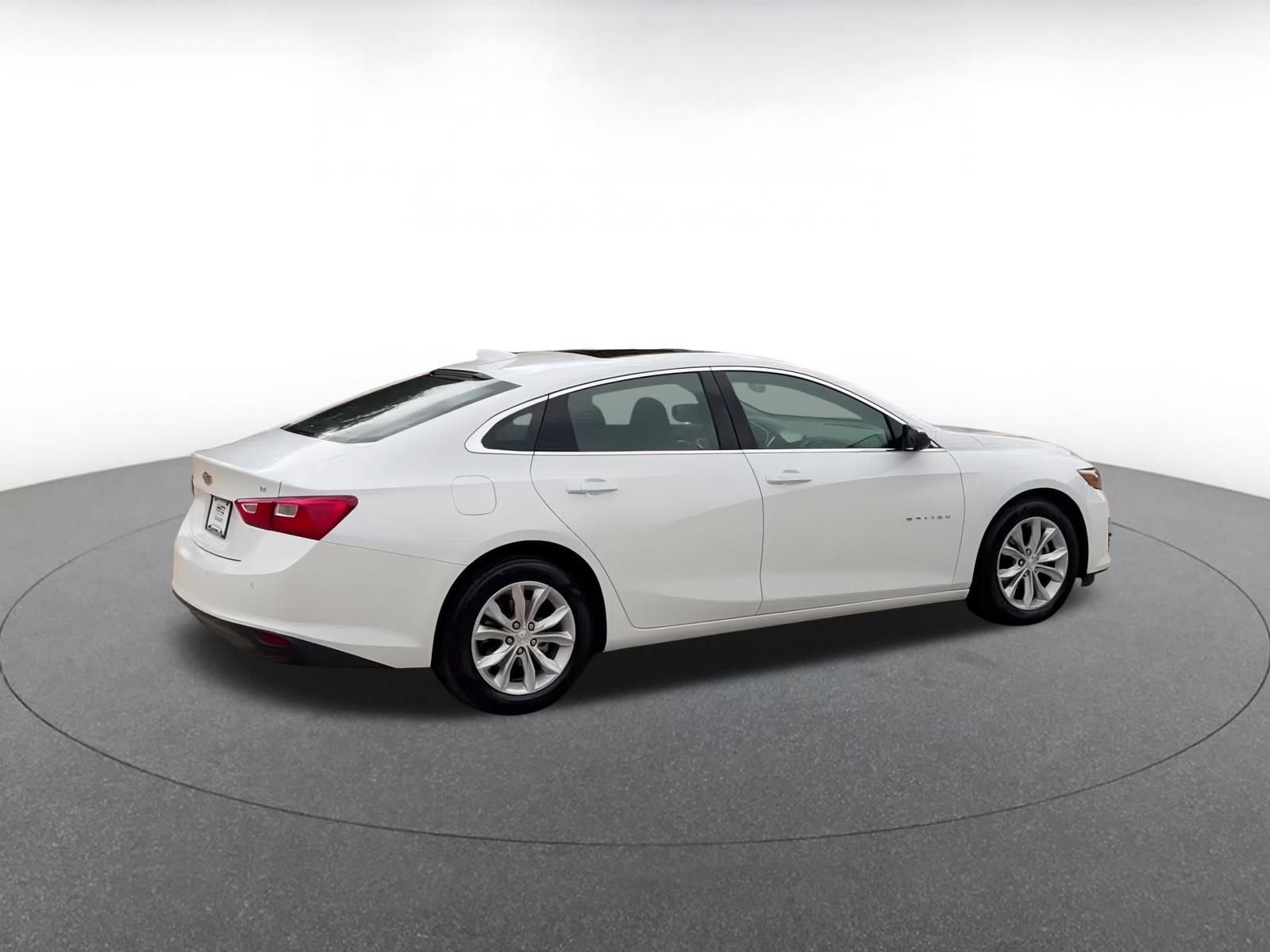 Thumbnail: 2024 Chevrolet Malibu - 15