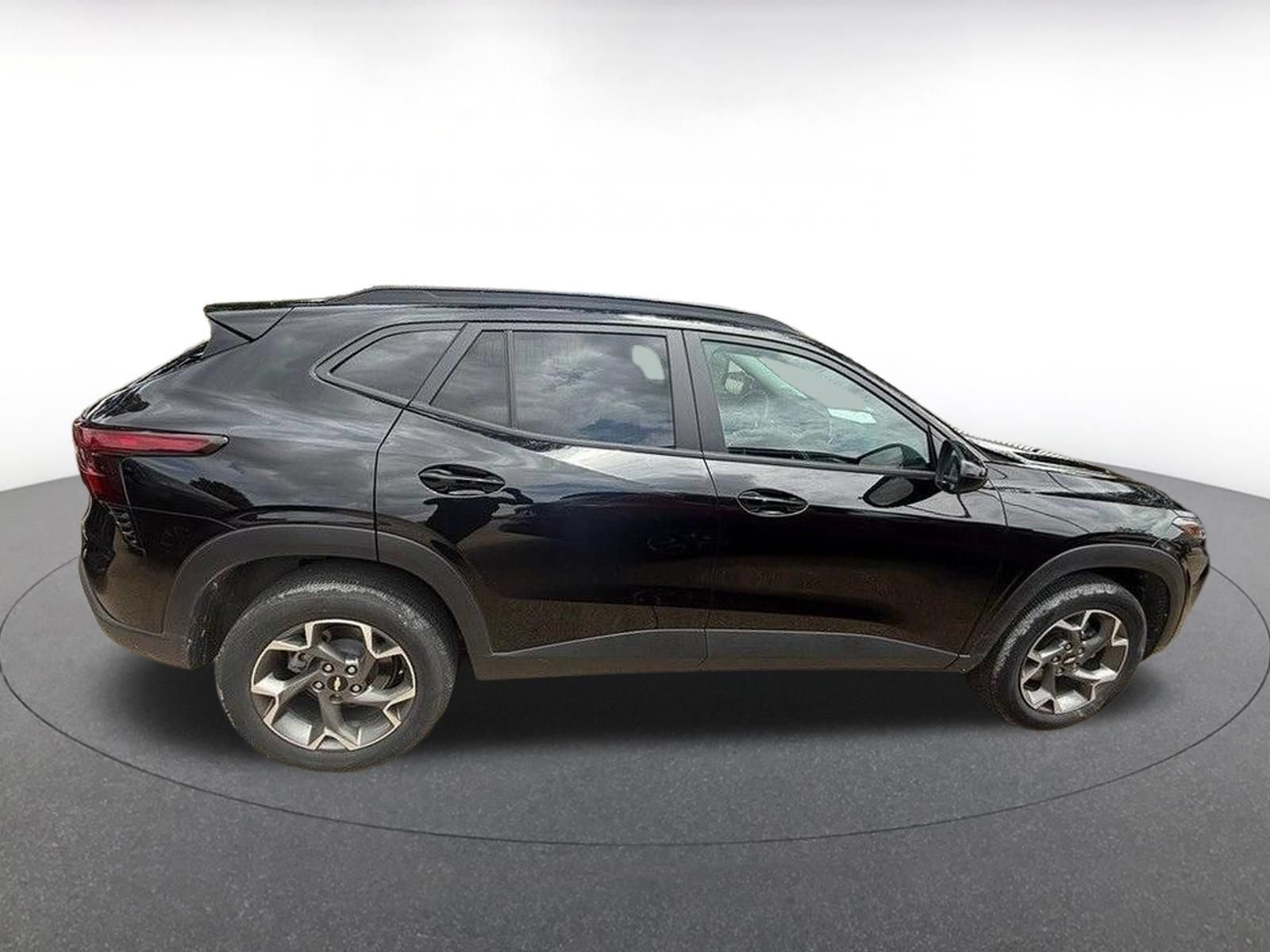 Thumbnail: 2025 Chevrolet Trax - 8