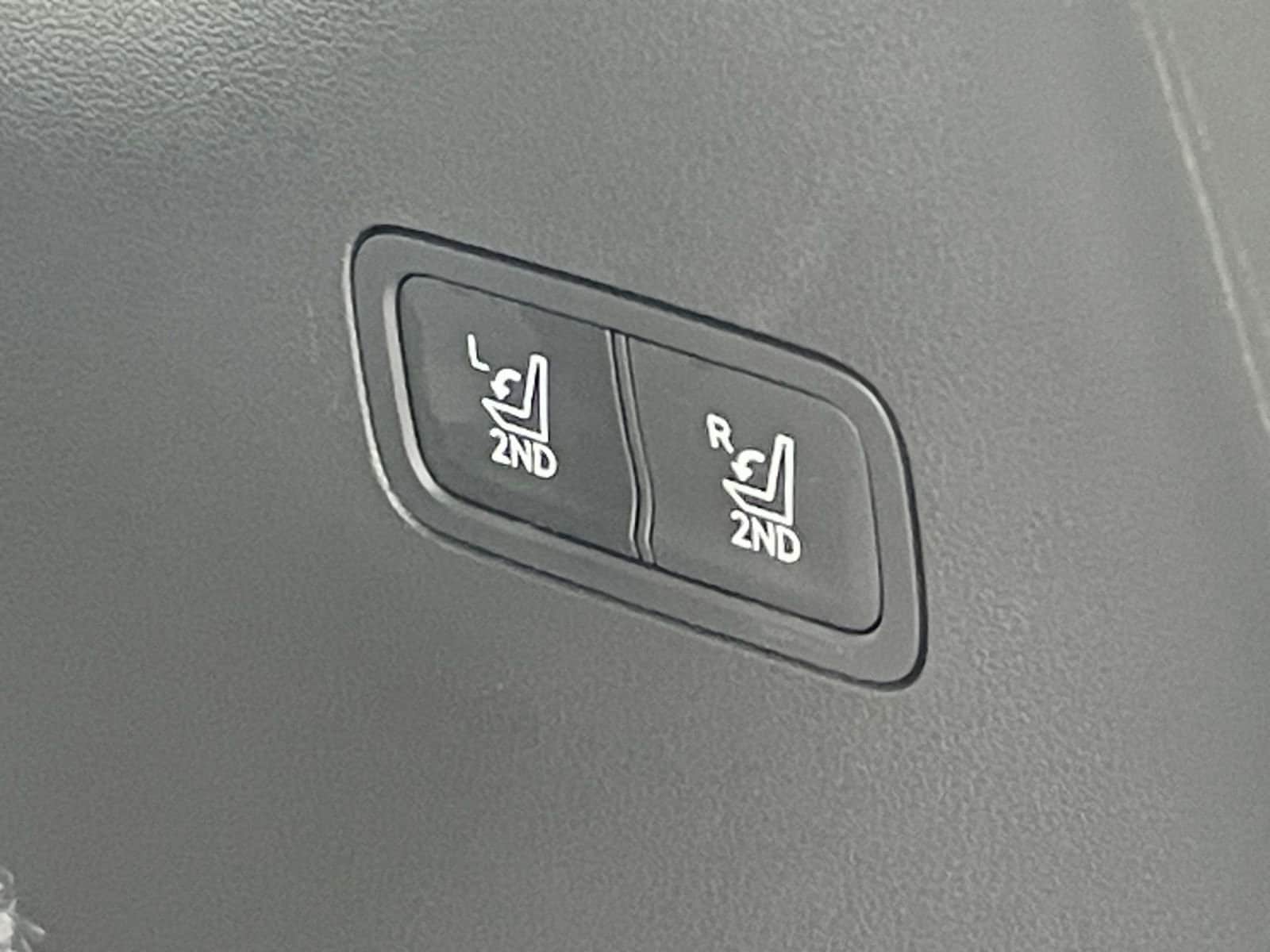 Thumbnail: 2025 Hyundai Santa Fe - 32