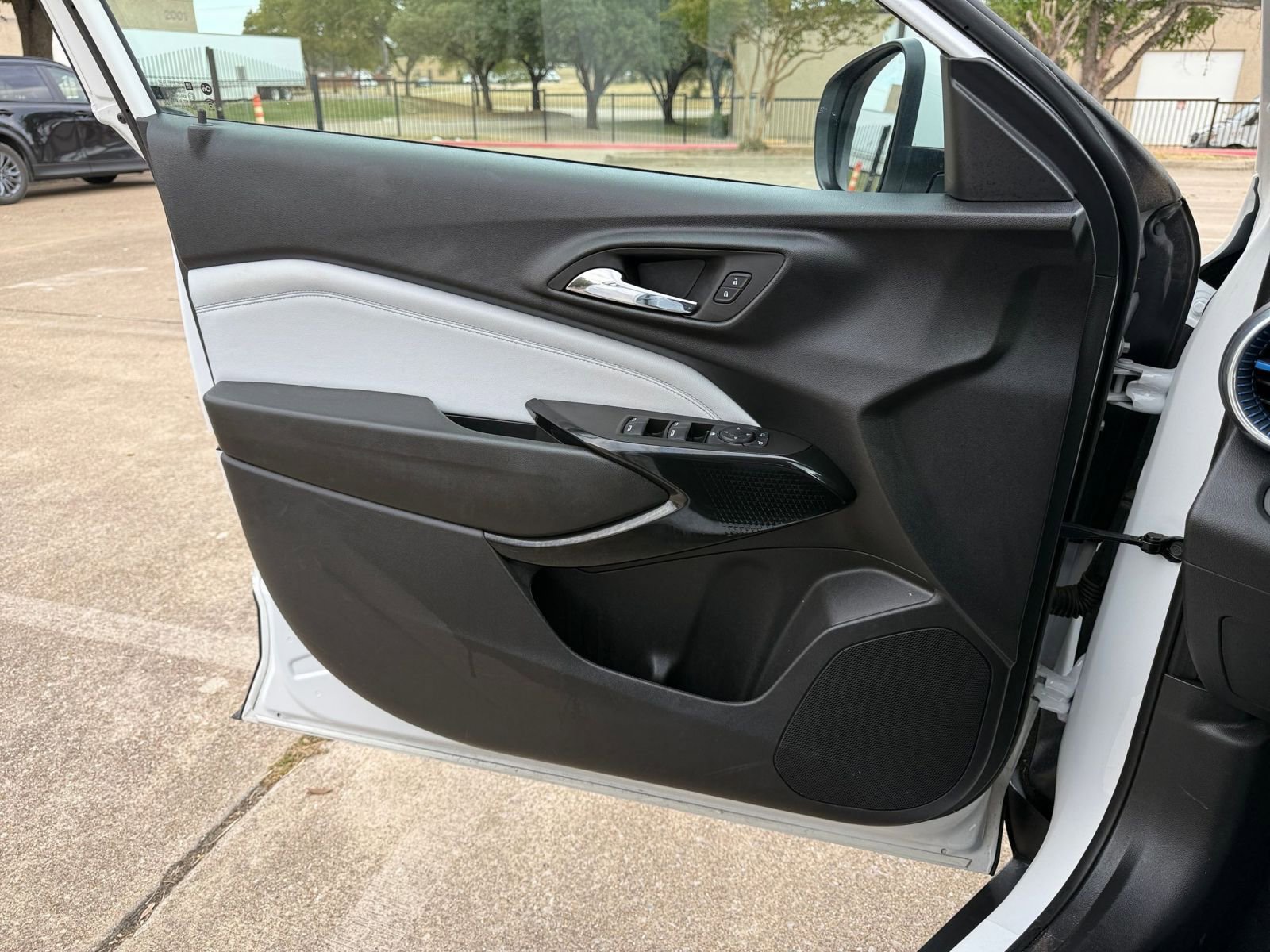 Thumbnail: 2025 Chevrolet Trax - 20