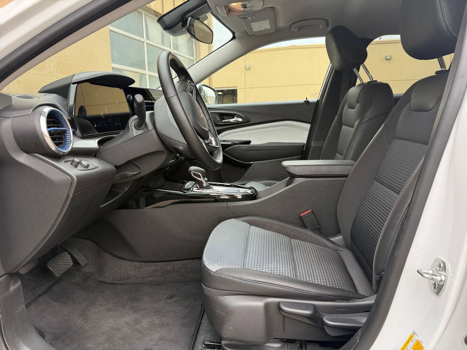 Thumbnail: 2025 Chevrolet Trax - 28