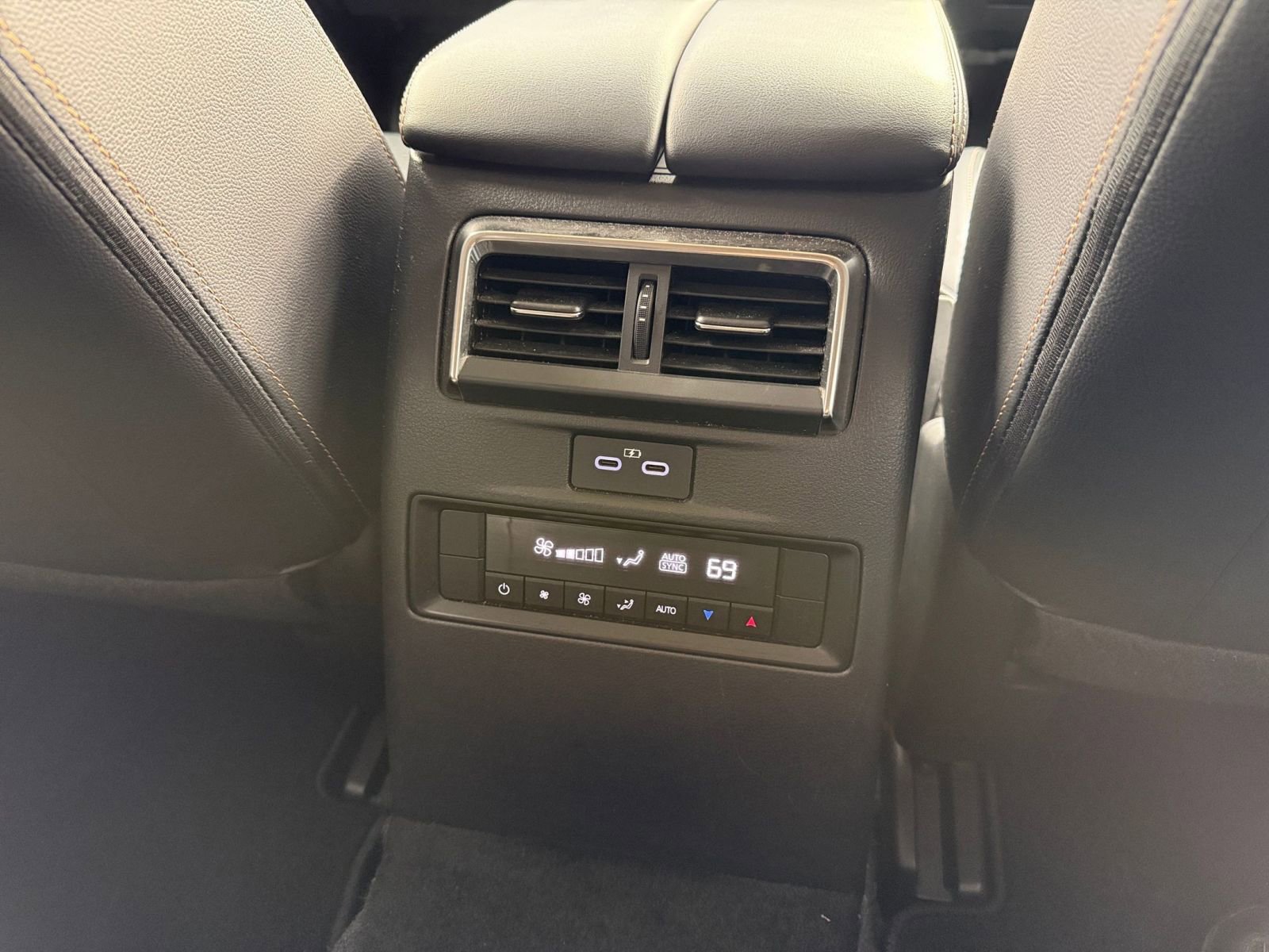 Thumbnail: 2025 Mazda CX-70 - 25