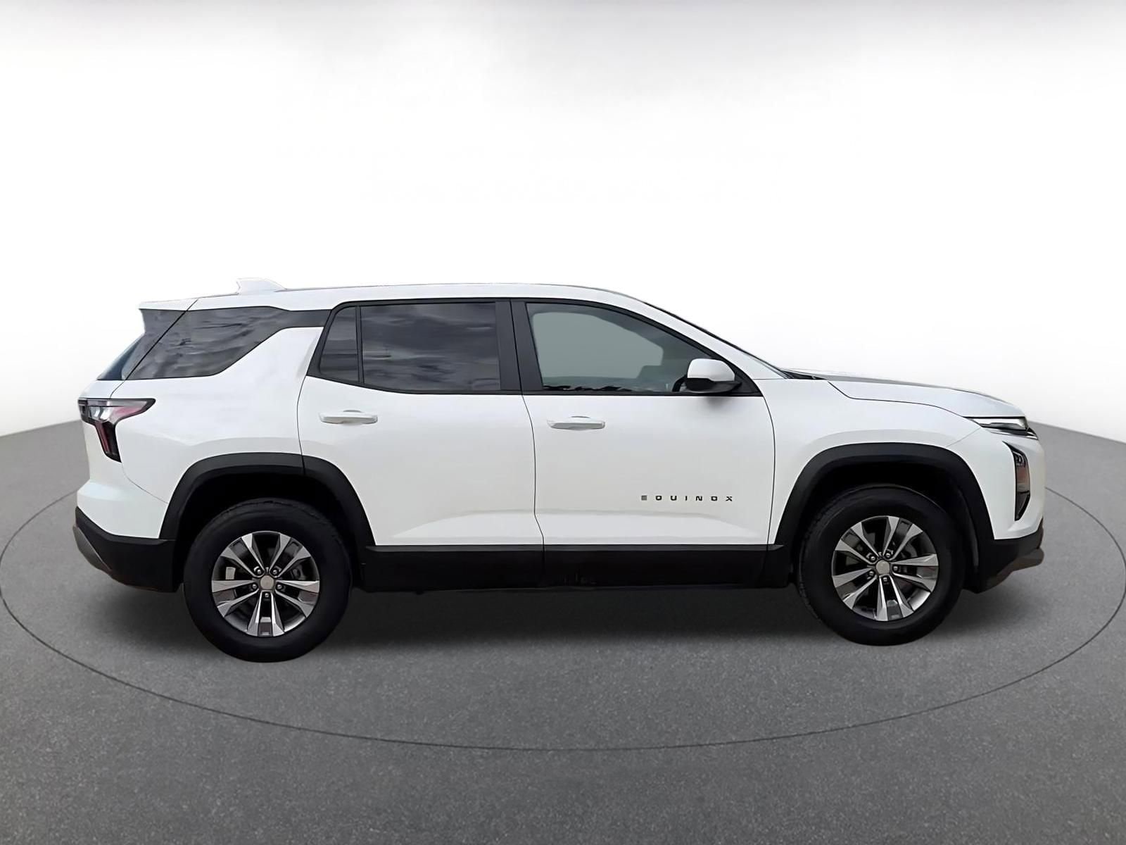 Thumbnail: 2025 Chevrolet Equinox - 16