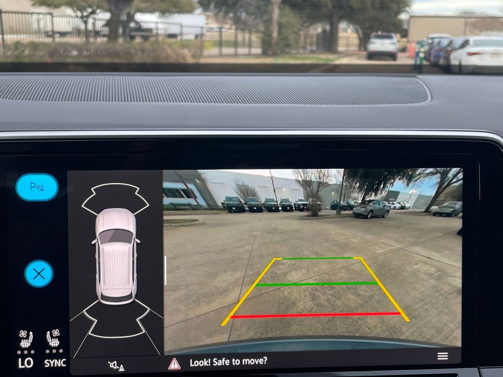 Thumbnail: 2025 Volkswagen Atlas - 17