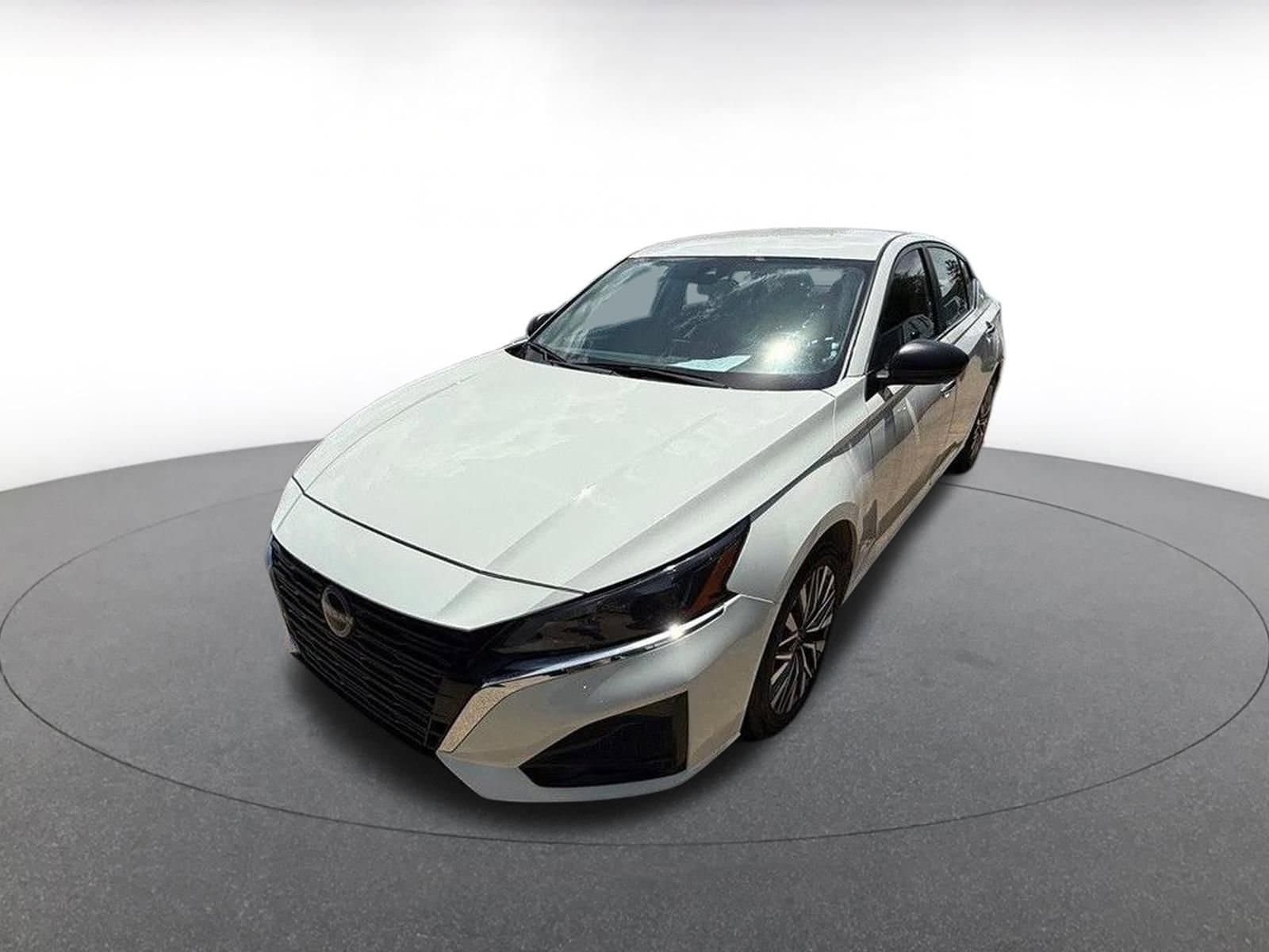 Thumbnail: 2025 Nissan Altima - 3