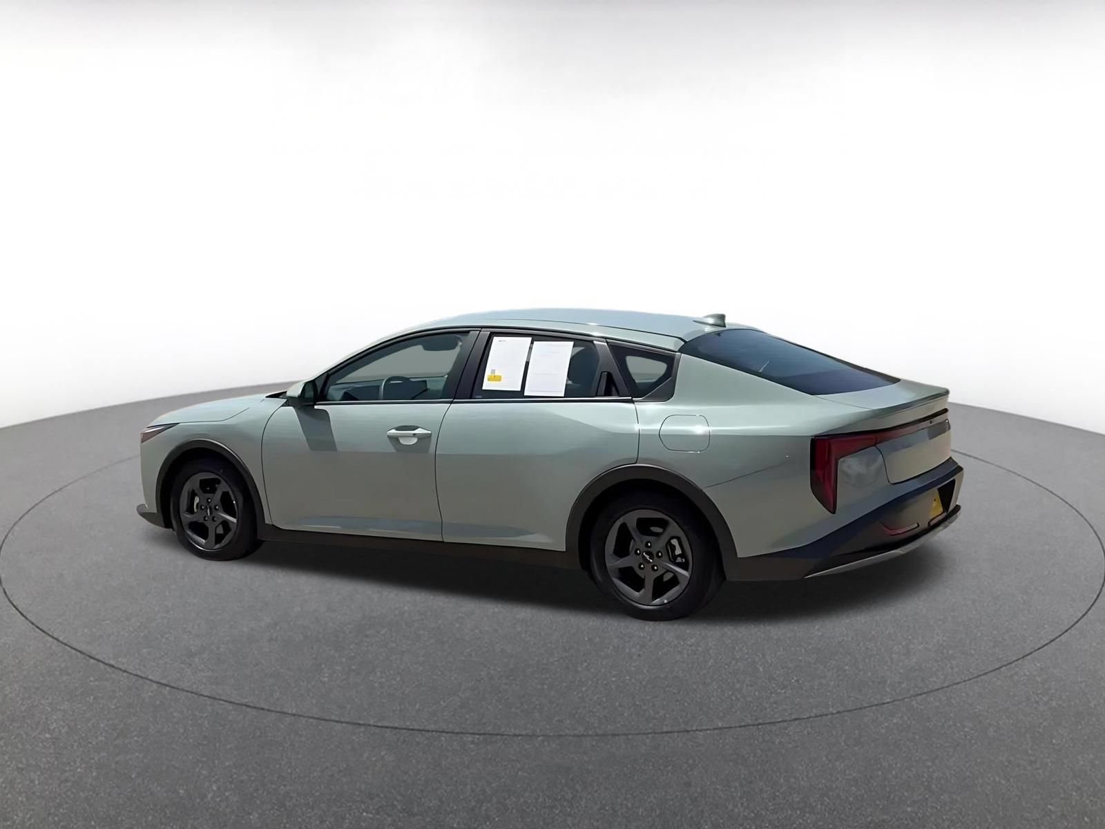 Thumbnail: 2025 Kia K4 - 10
