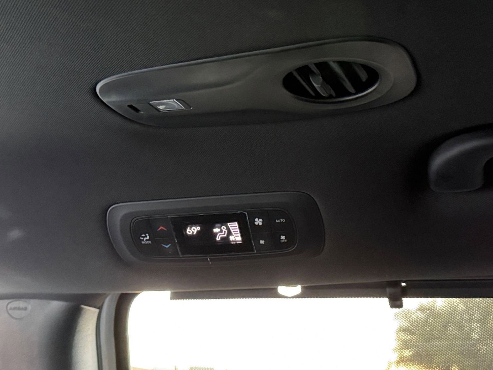 Thumbnail: 2025 Chrysler Pacifica - 27