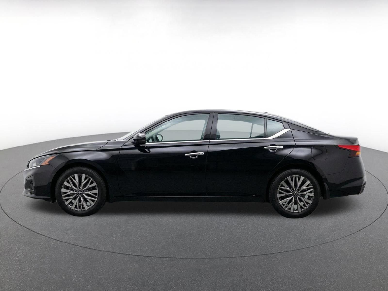 Thumbnail: 2025 Nissan Altima - 4