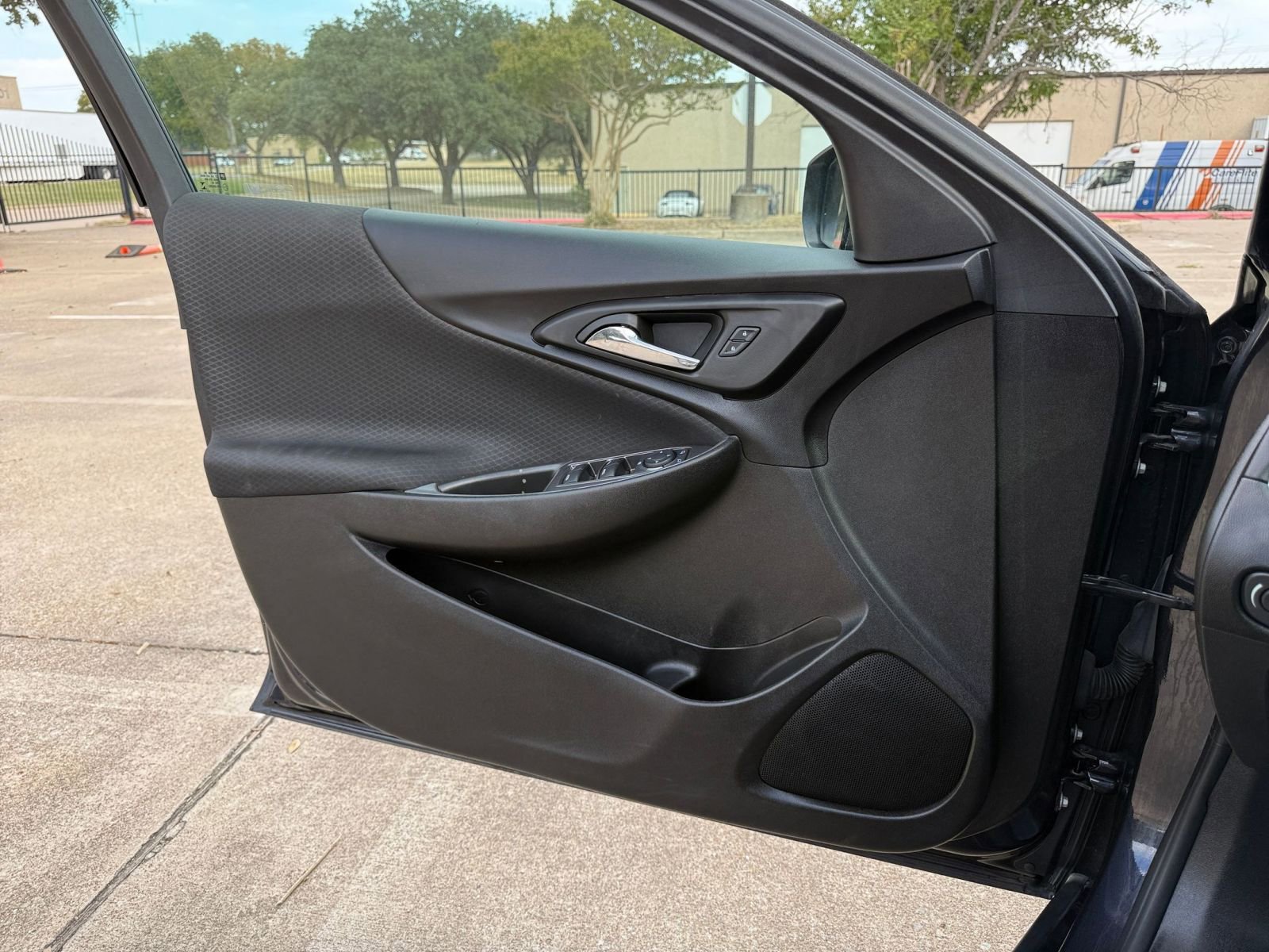 Thumbnail: 2023 Chevrolet Malibu - 20