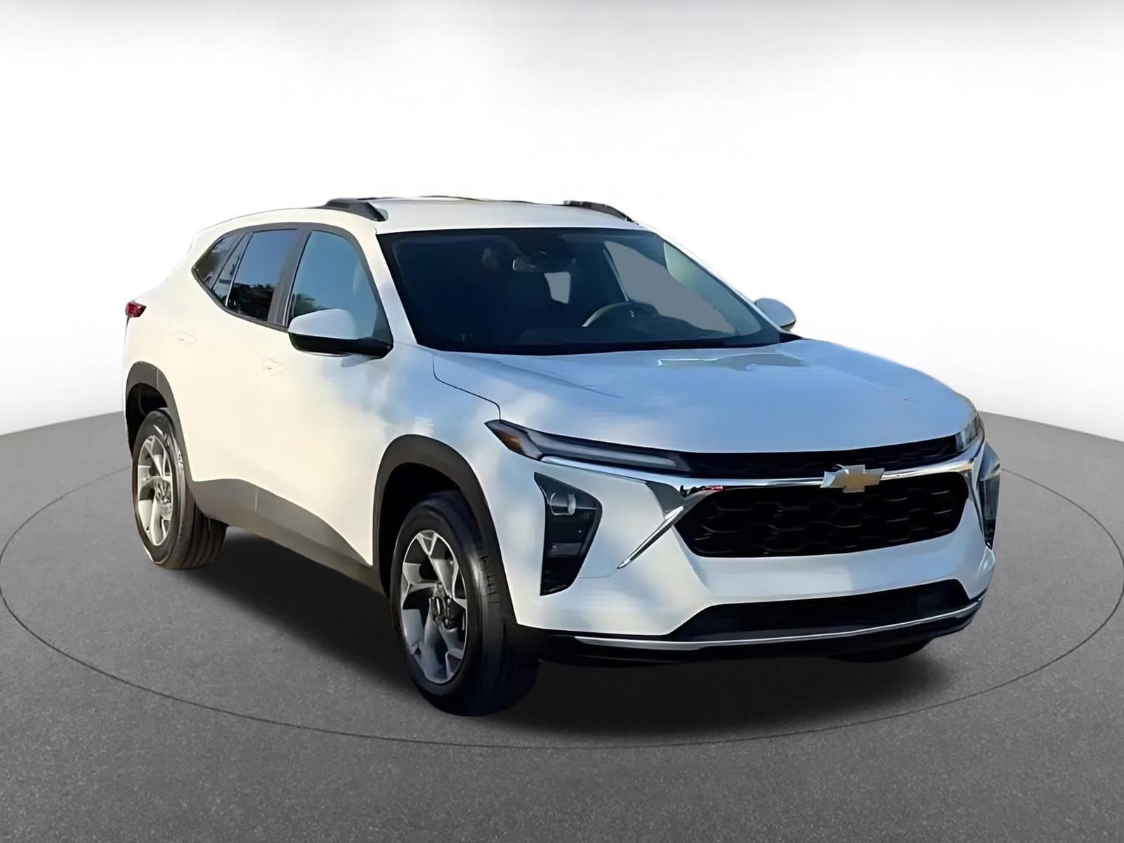 Thumbnail: 2025 Chevrolet Trax - 3
