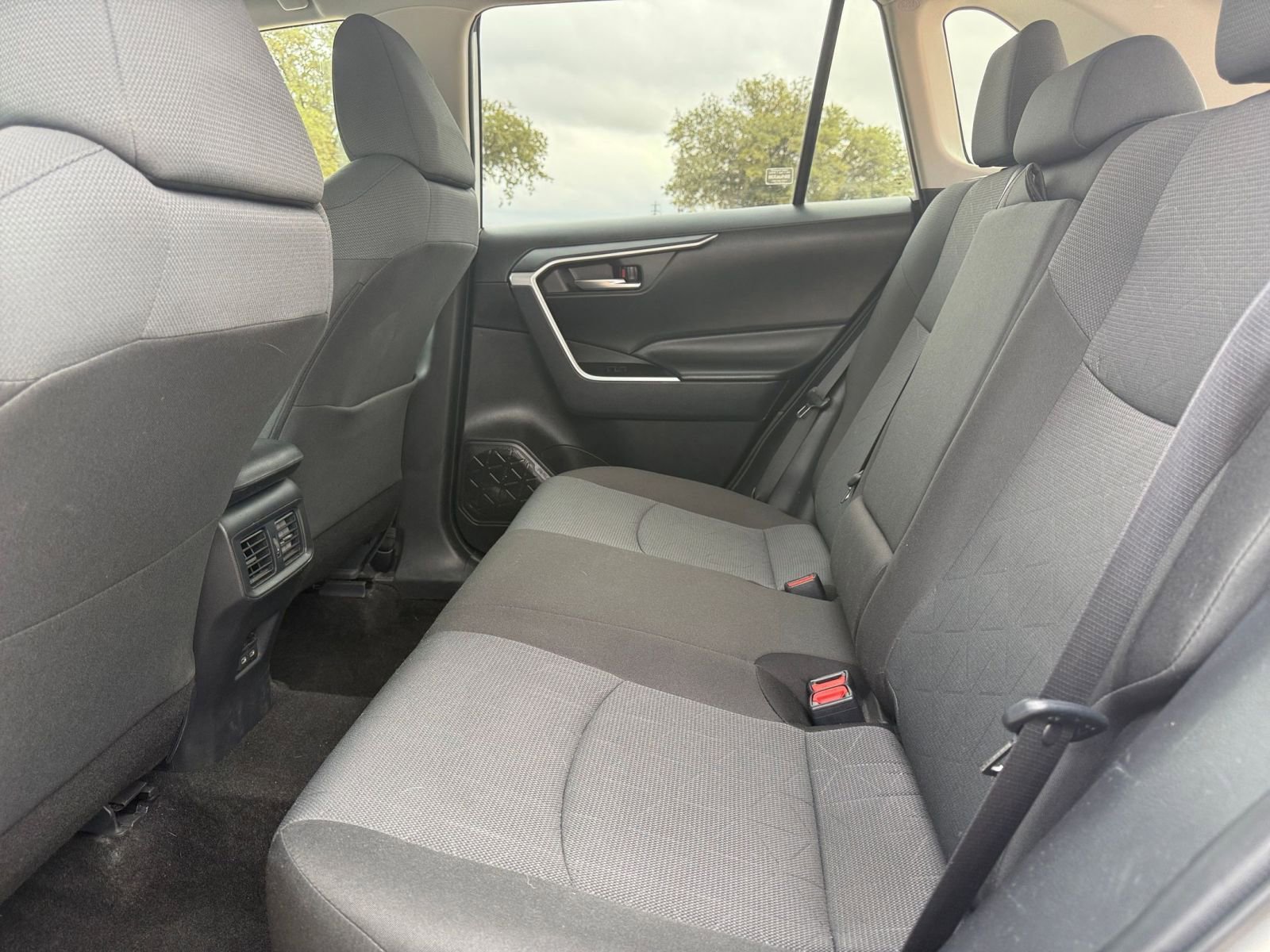 Thumbnail: 2025 Toyota RAV4 - 27