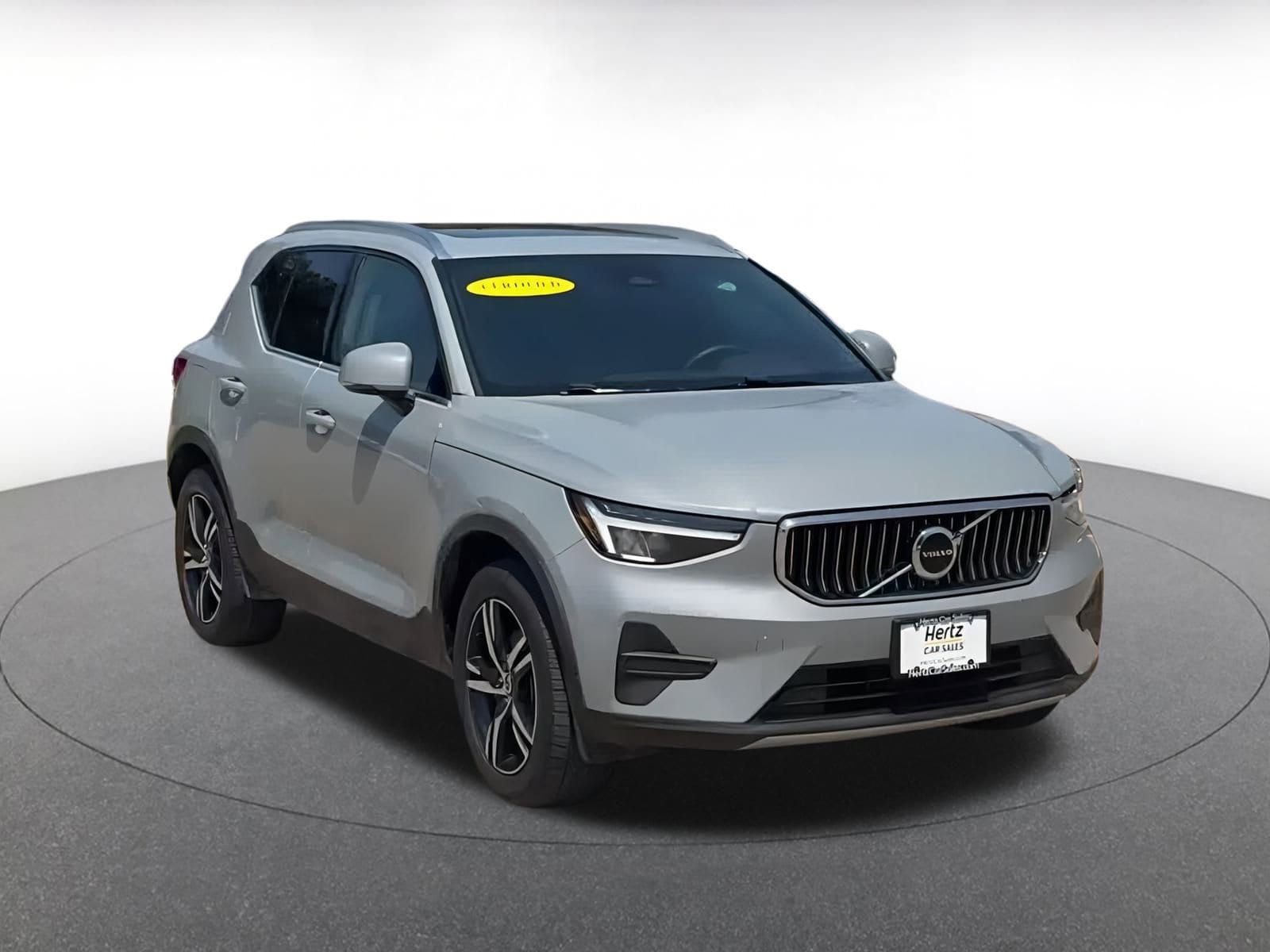 Thumbnail: 2024 Volvo XC40 - 3