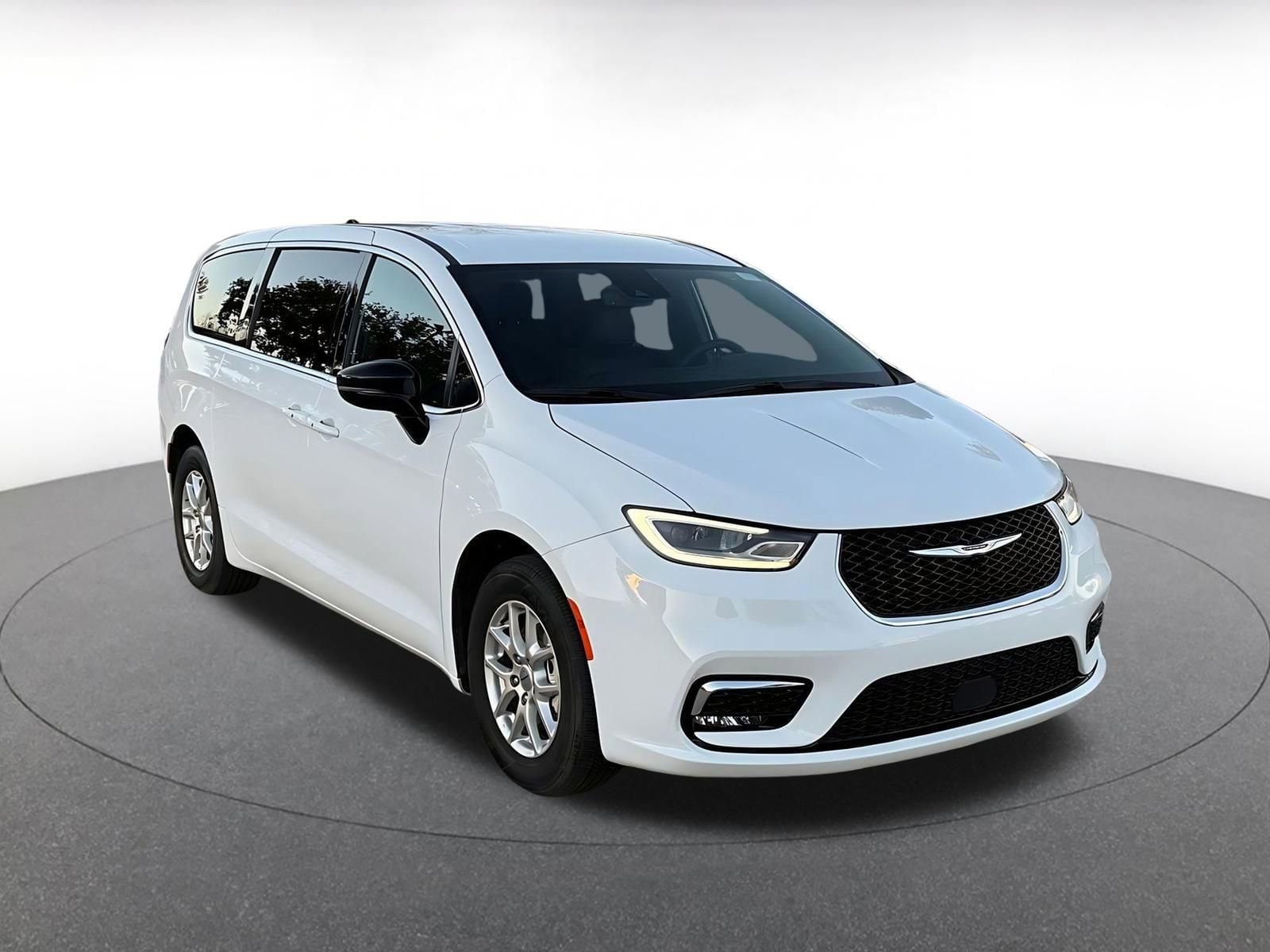 Thumbnail: 2025 Chrysler Pacifica - 1