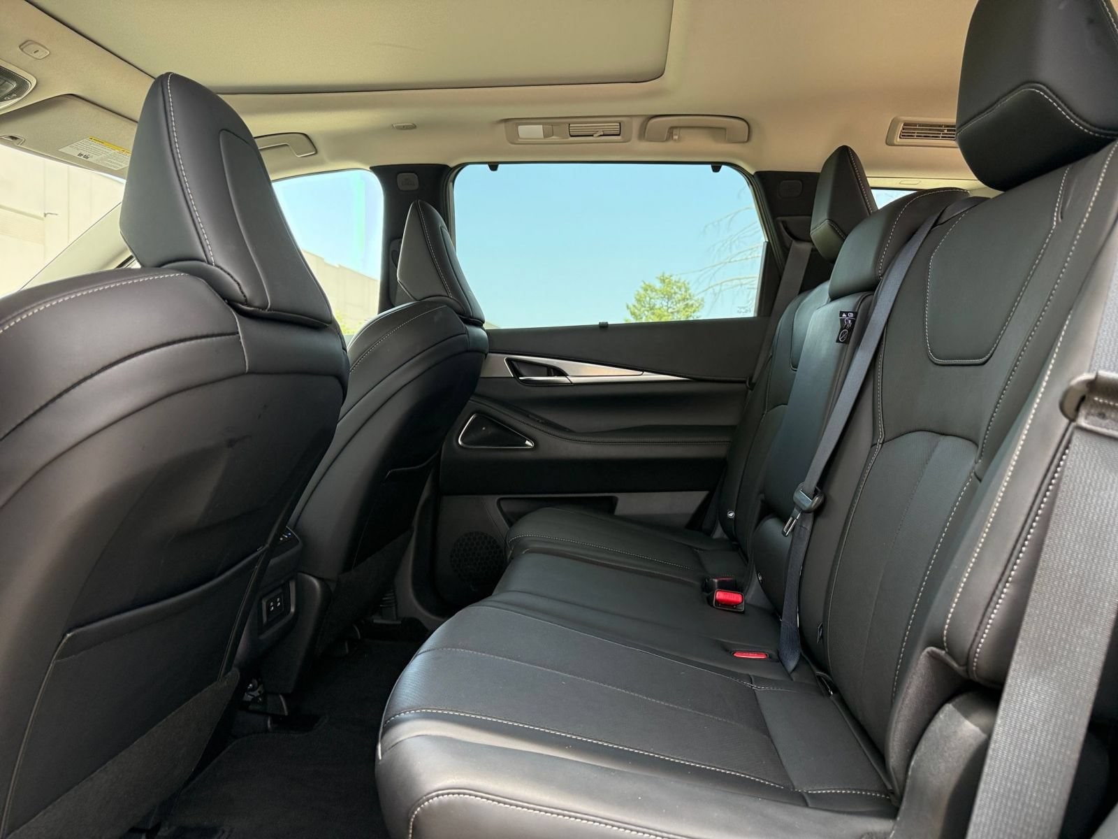 Thumbnail: 2026 INFINITI QX60 - 28
