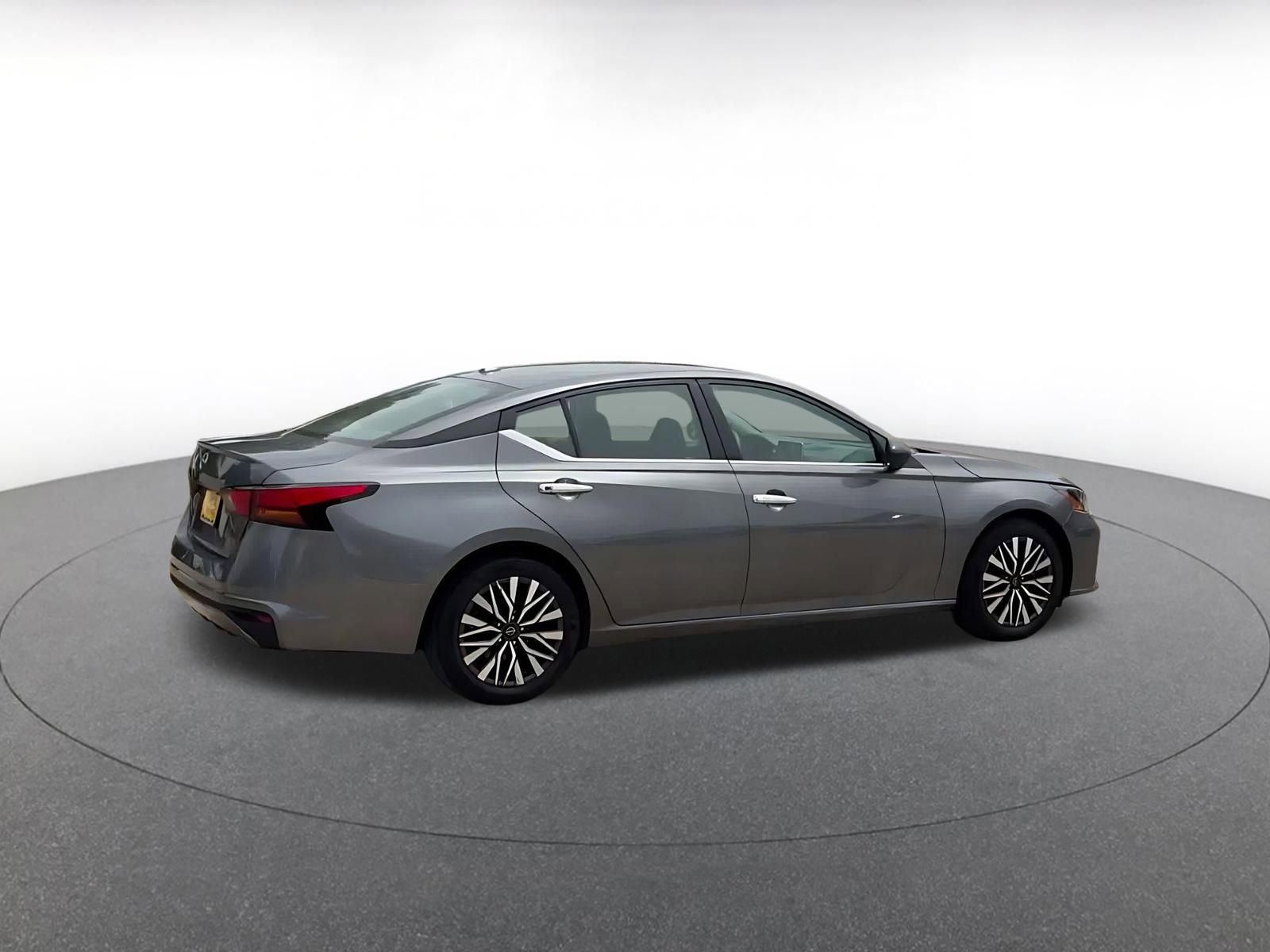 Thumbnail: 2025 Nissan Altima - 15
