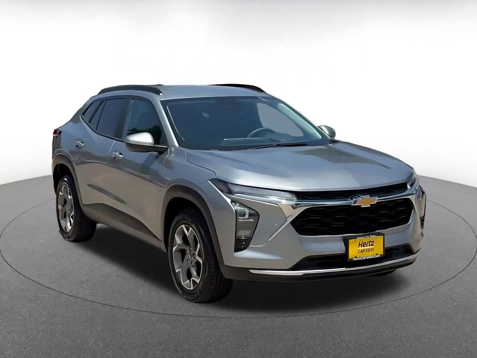Thumbnail: 2025 Chevrolet Trax - 3