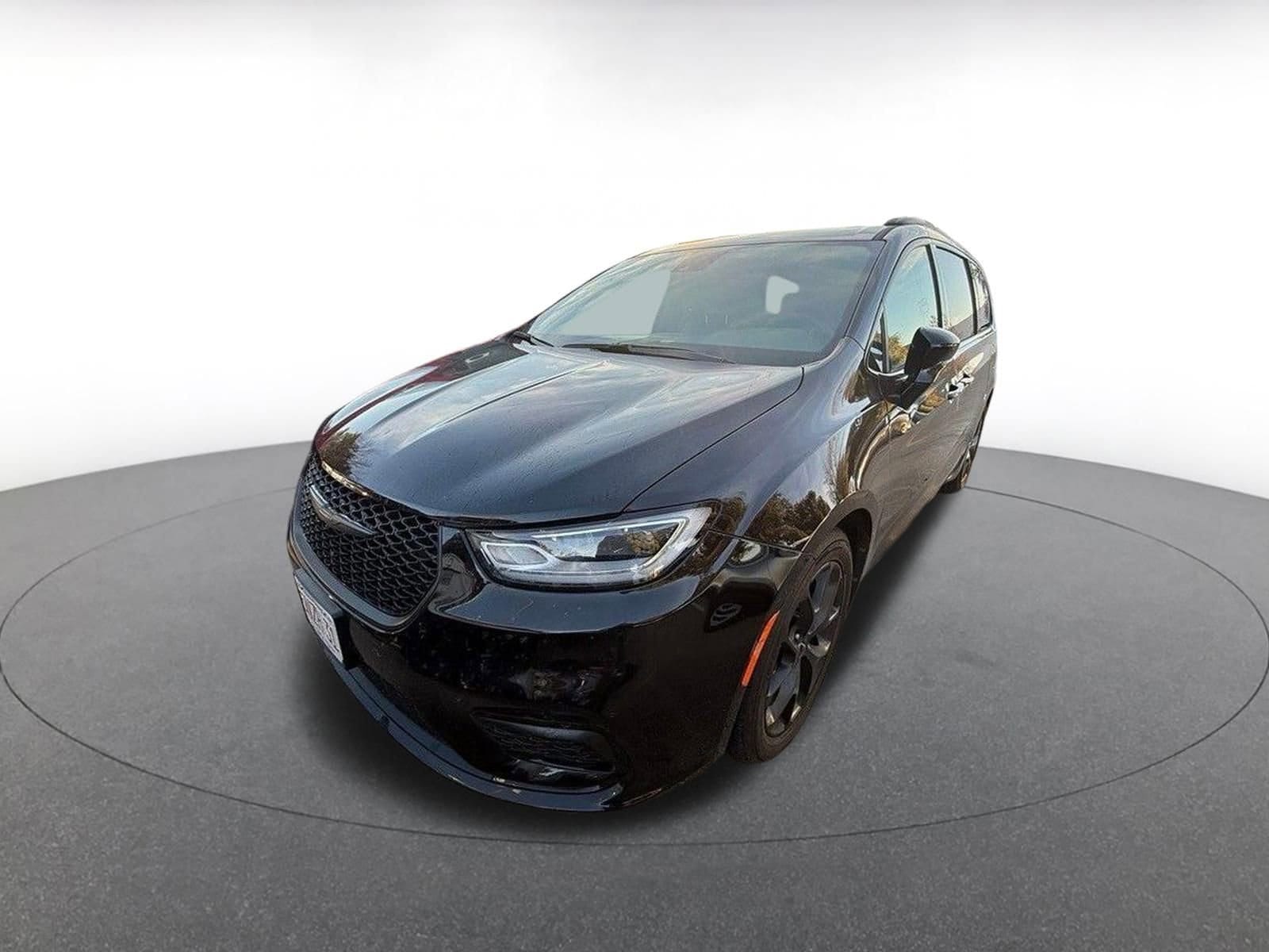 Thumbnail: 2025 Chrysler Pacifica - 3