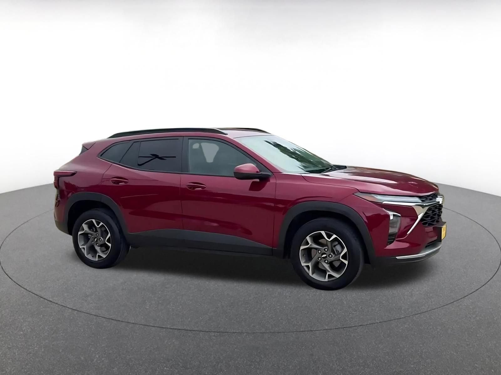 Thumbnail: 2025 Chevrolet Trax - 2